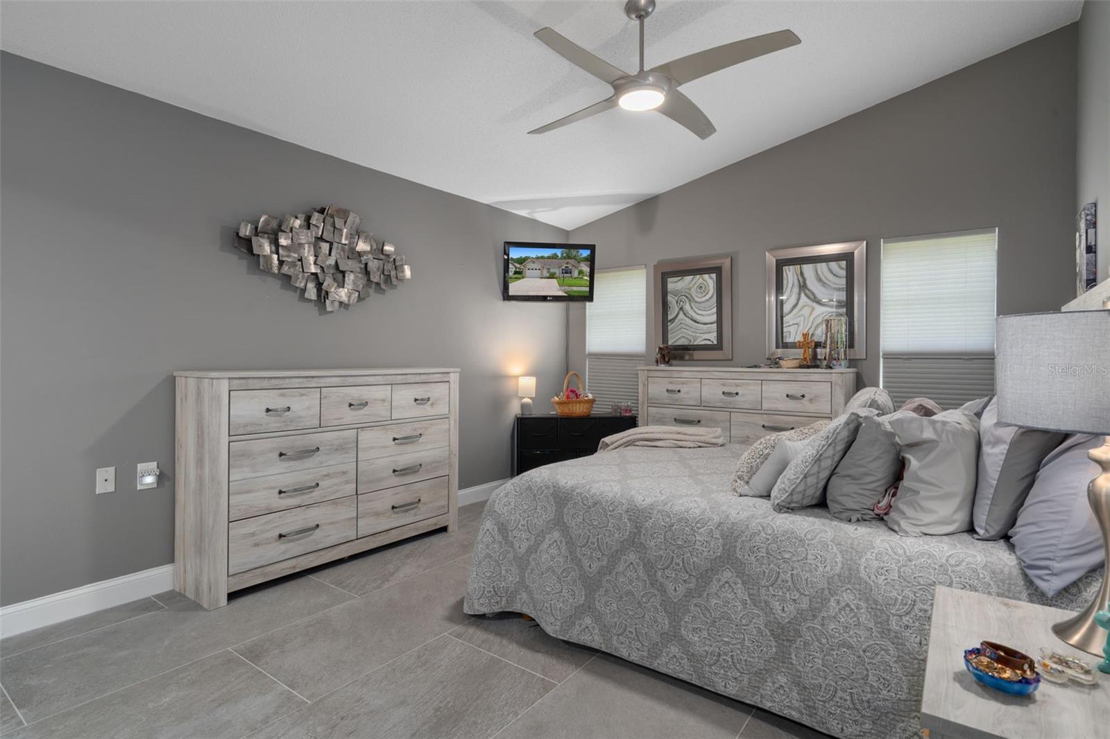 Image 17 of 48 For 4648 Sheffield Drive 51