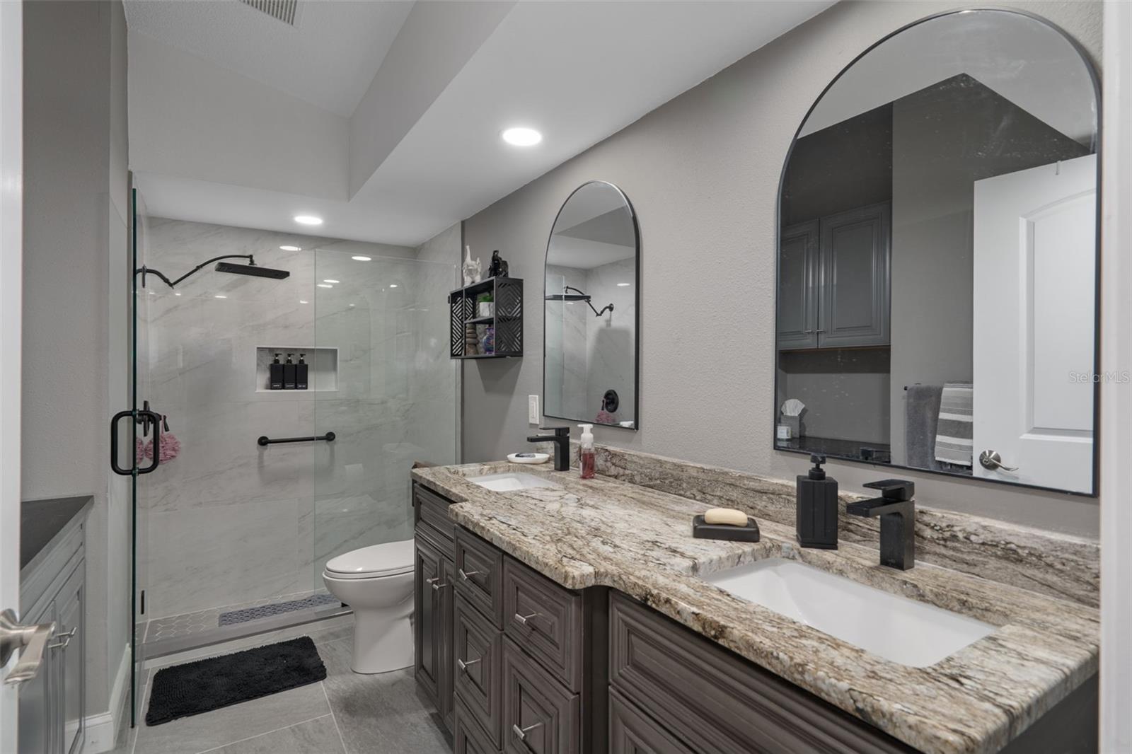 Image 20 of 48 For 4648 Sheffield Drive 51