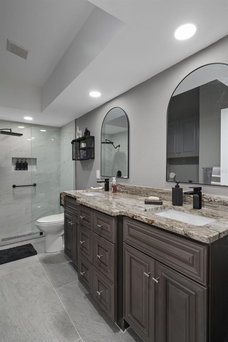 Image 21 of 48 For 4648 Sheffield Drive 51