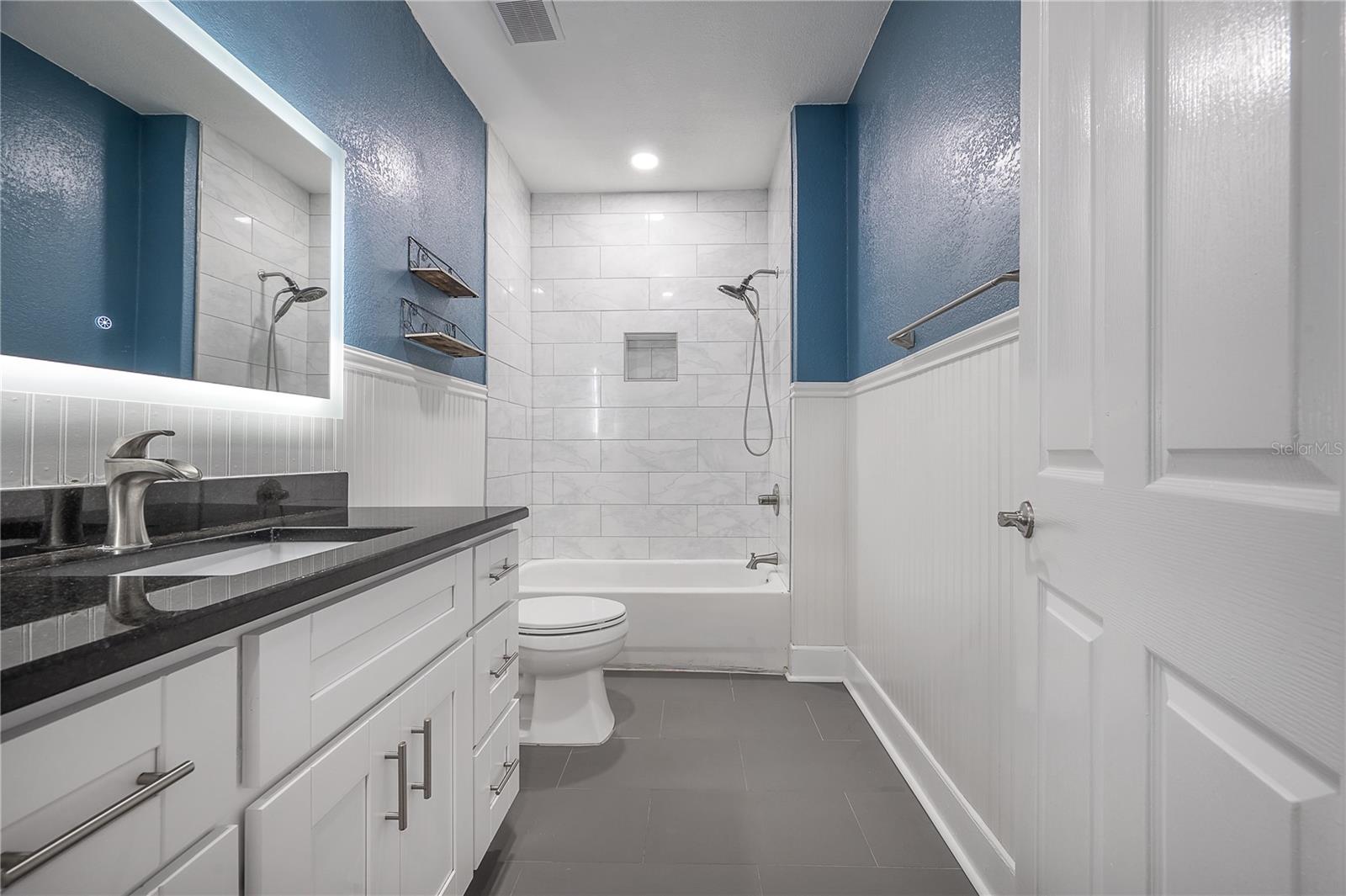 Image 32 of 49 For 1202 Giddens Avenue