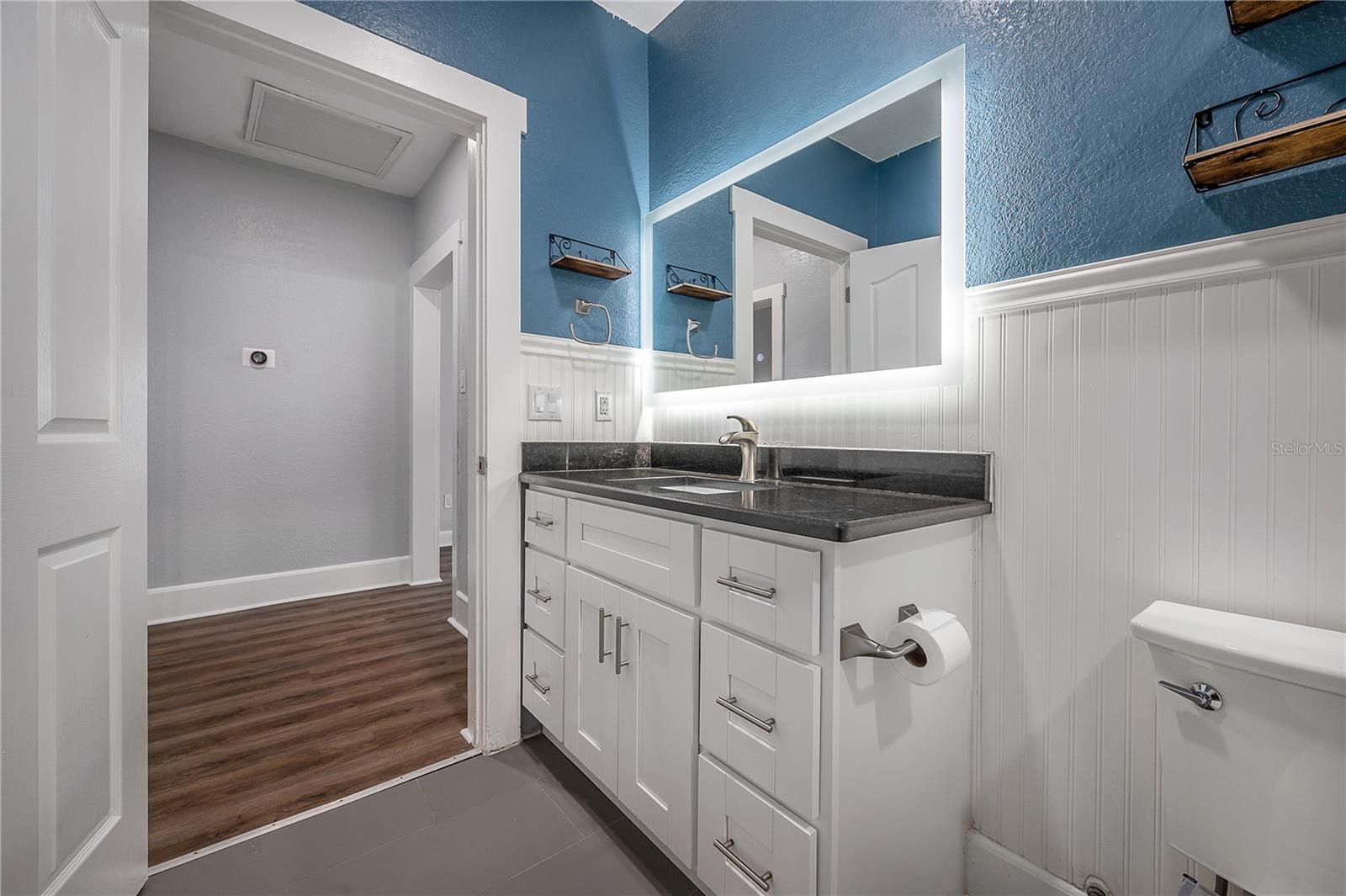 Image 35 of 49 For 1202 Giddens Avenue