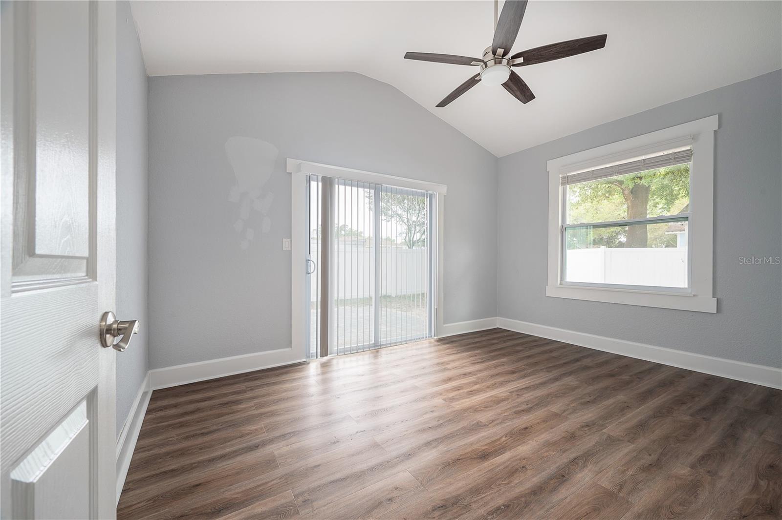 Image 39 of 49 For 1202 Giddens Avenue