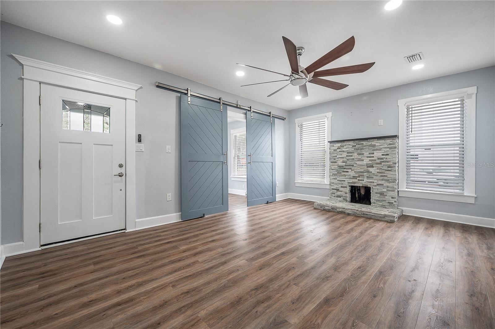 Image 5 of 49 For 1202 Giddens Avenue