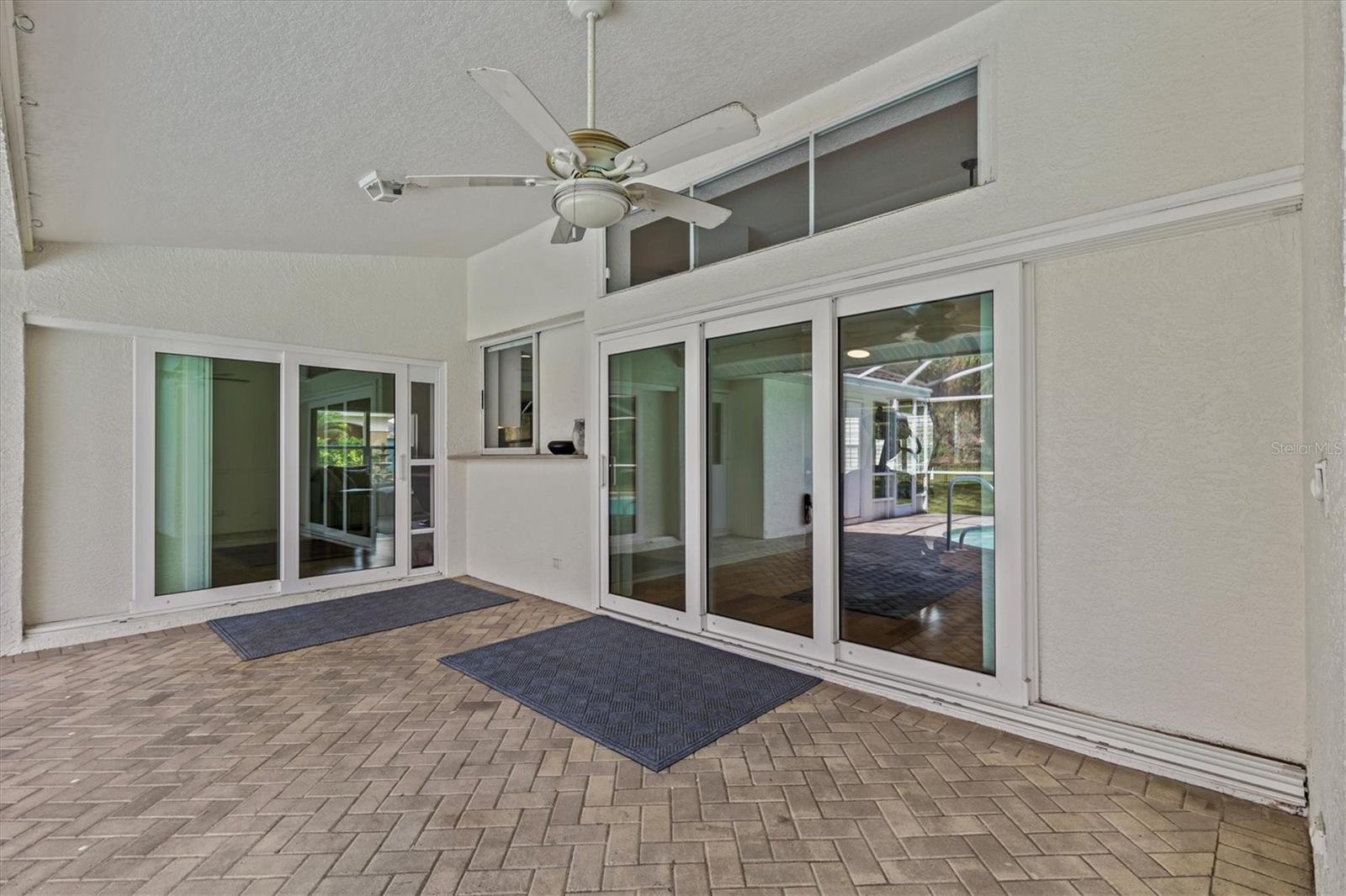 Image 34 of 49 For 913 Oakview Road