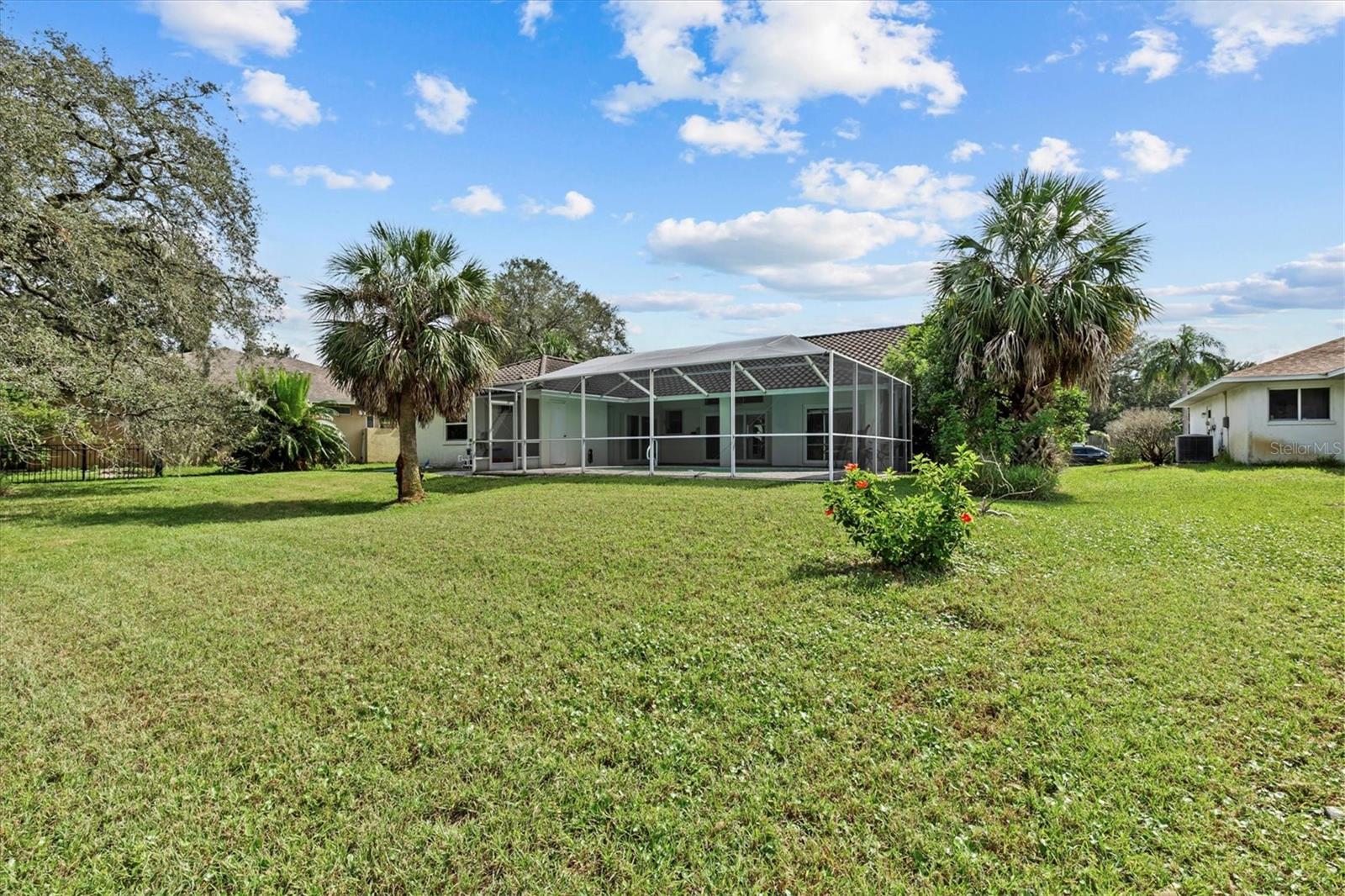 Image 39 of 49 For 913 Oakview Road