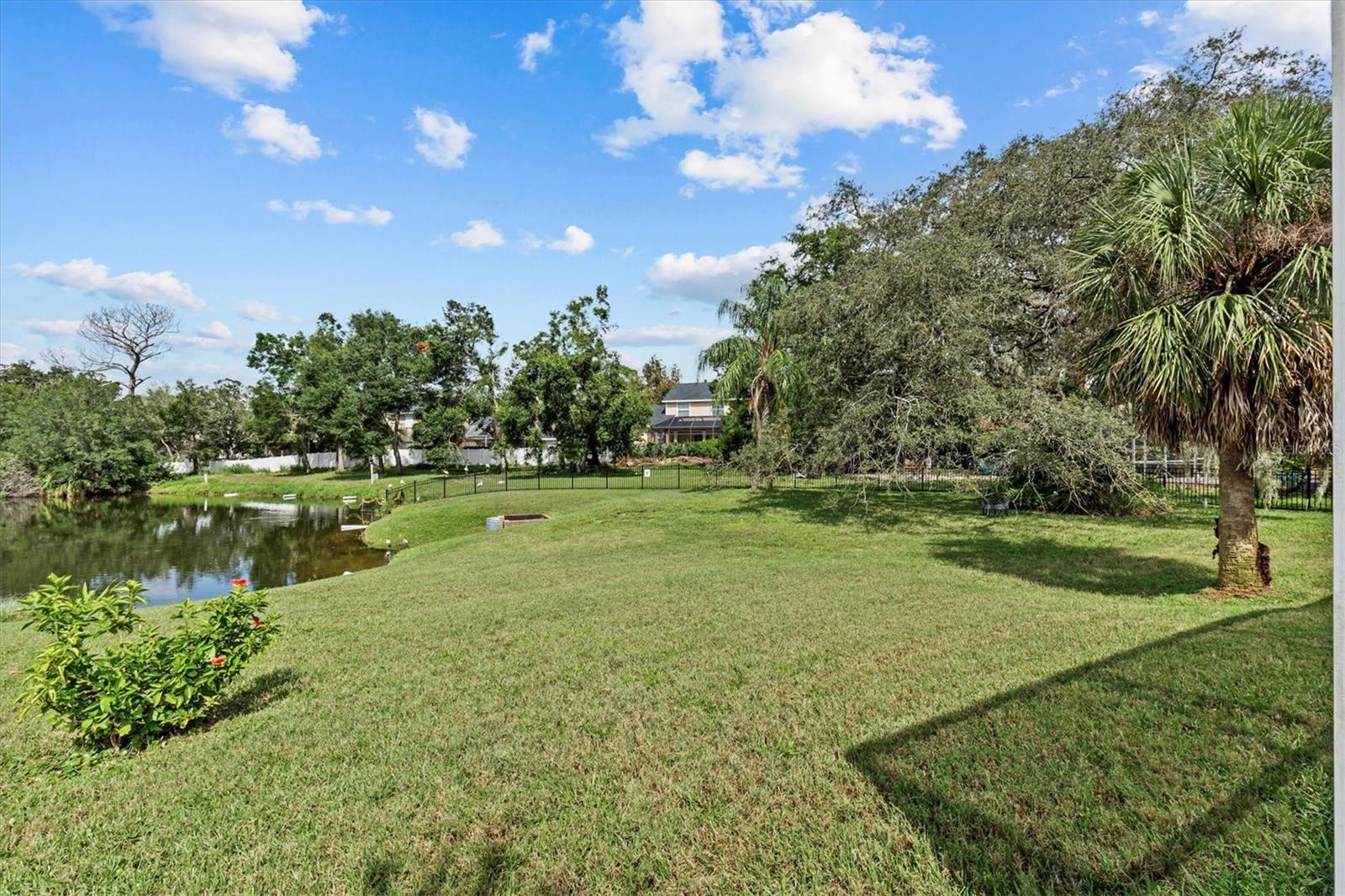 Image 40 of 49 For 913 Oakview Road