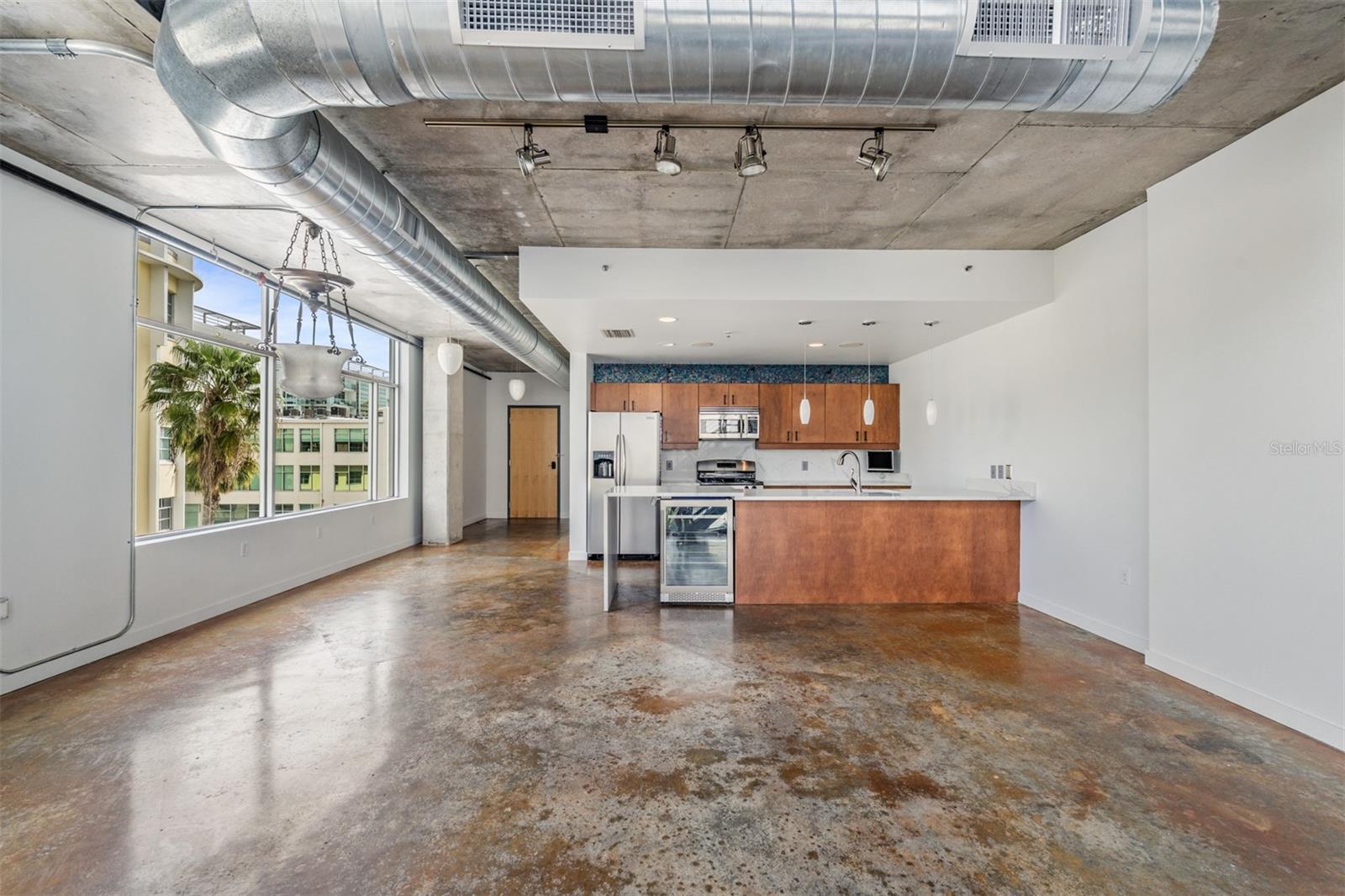 Image 11 of 53 For 101 12th Street 401