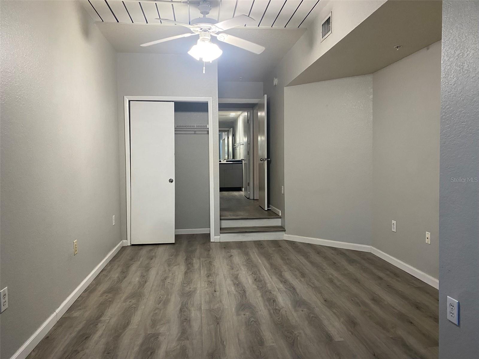 Image 8 of 14 For 520 Armenia Avenue 1228