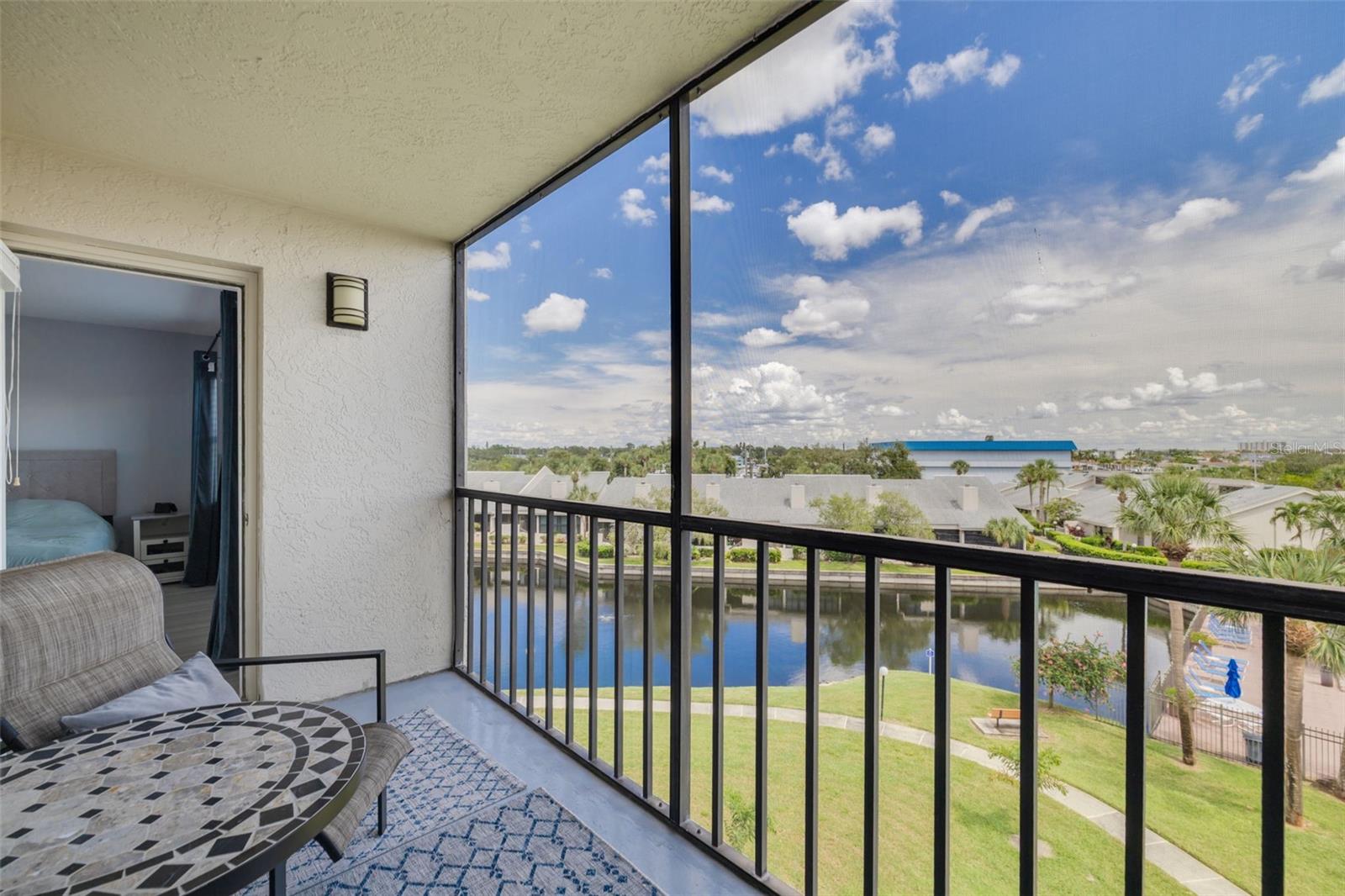 Image 16 of 43 For 1324 Pasadena Avenue S 402