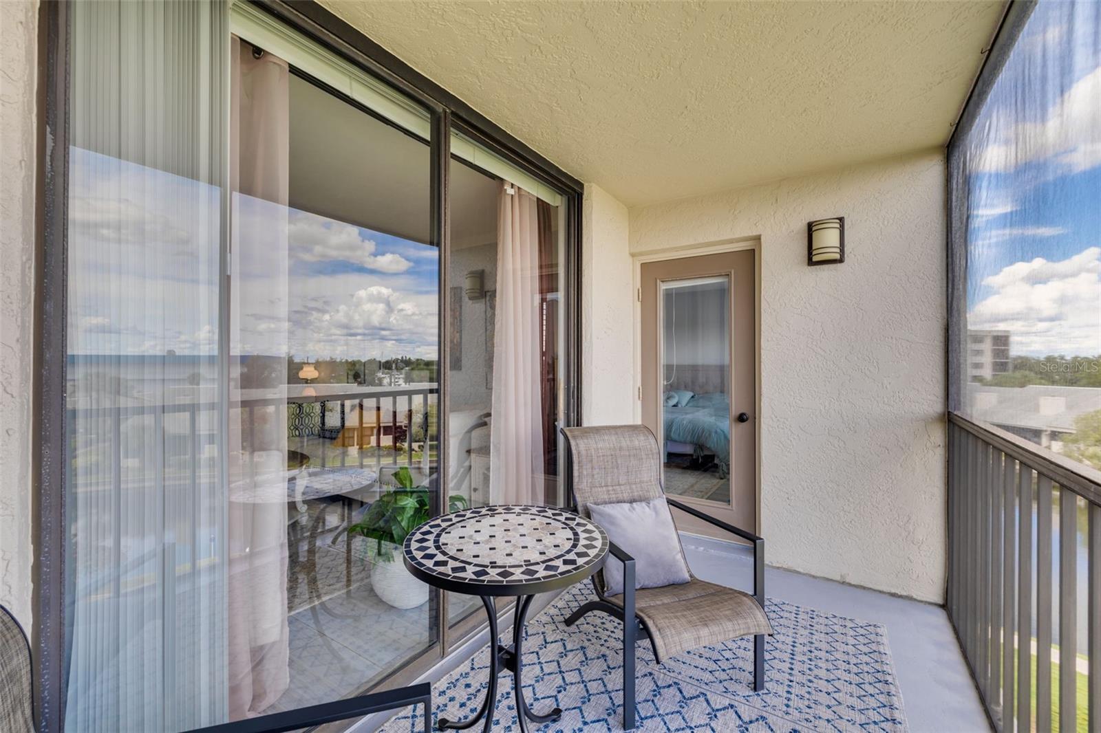 Image 17 of 43 For 1324 Pasadena Avenue S 402