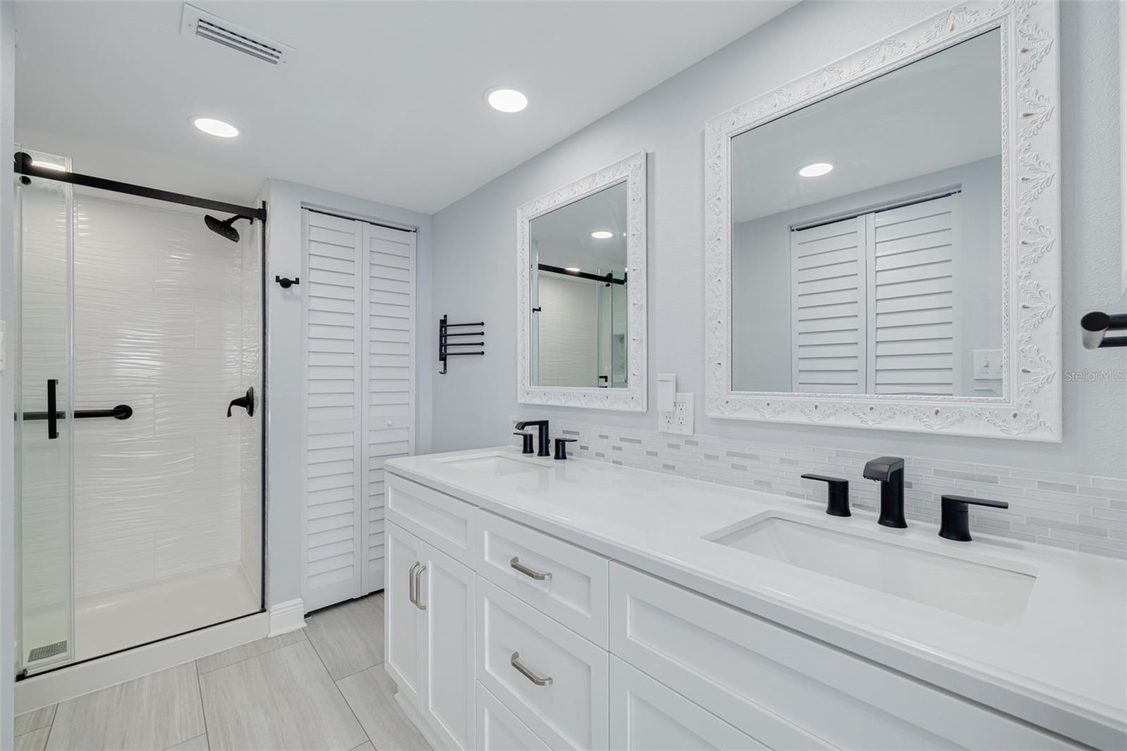Image 21 of 43 For 1324 Pasadena Avenue S 402