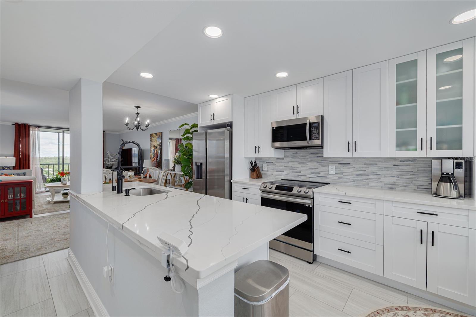 Image 4 of 43 For 1324 Pasadena Avenue S 402