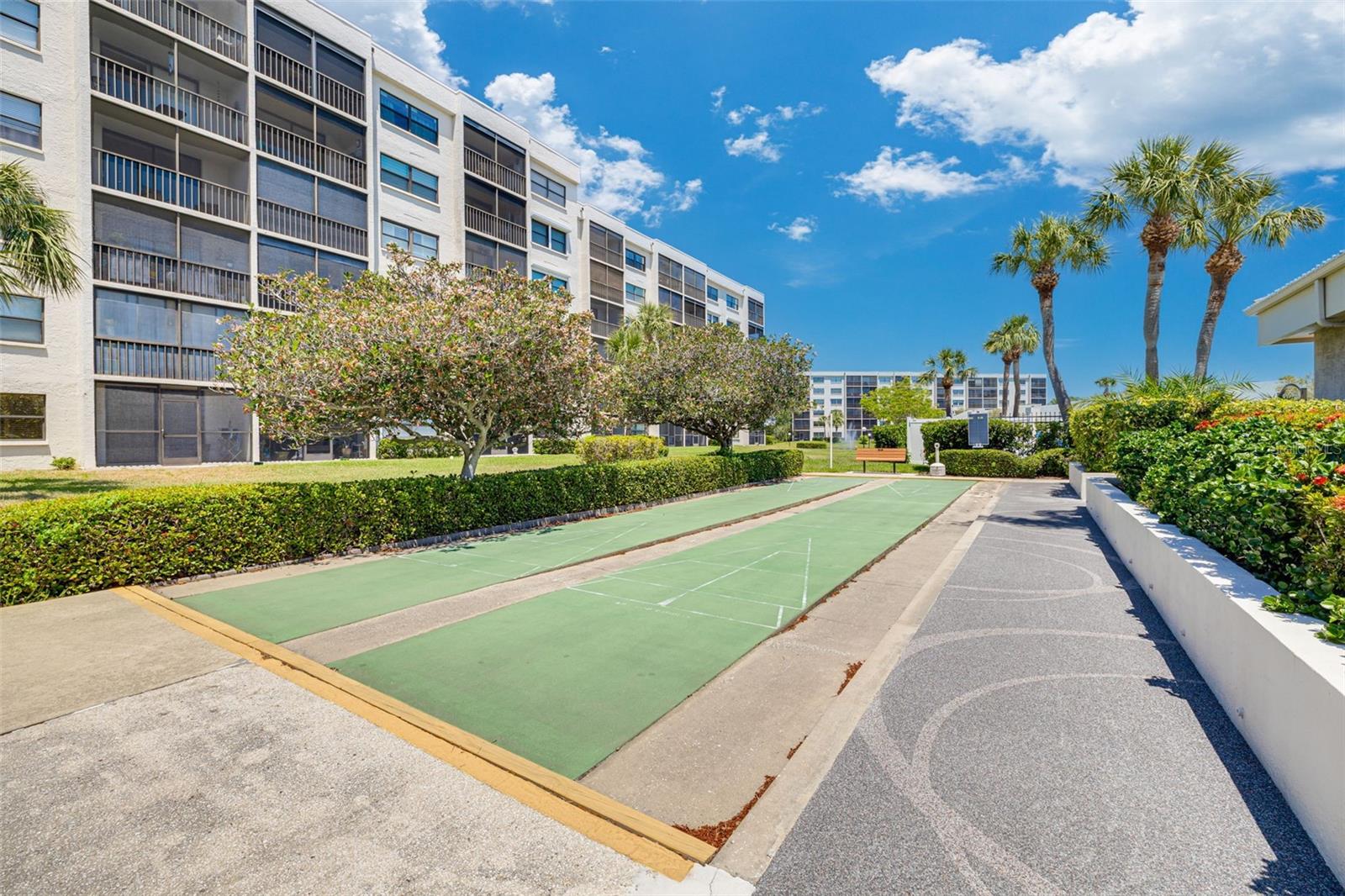 Image 40 of 43 For 1324 Pasadena Avenue S 402