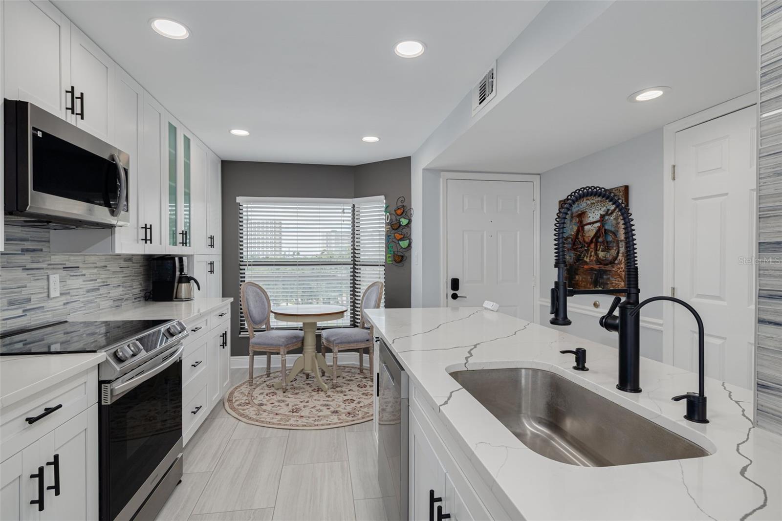 Image 7 of 43 For 1324 Pasadena Avenue S 402