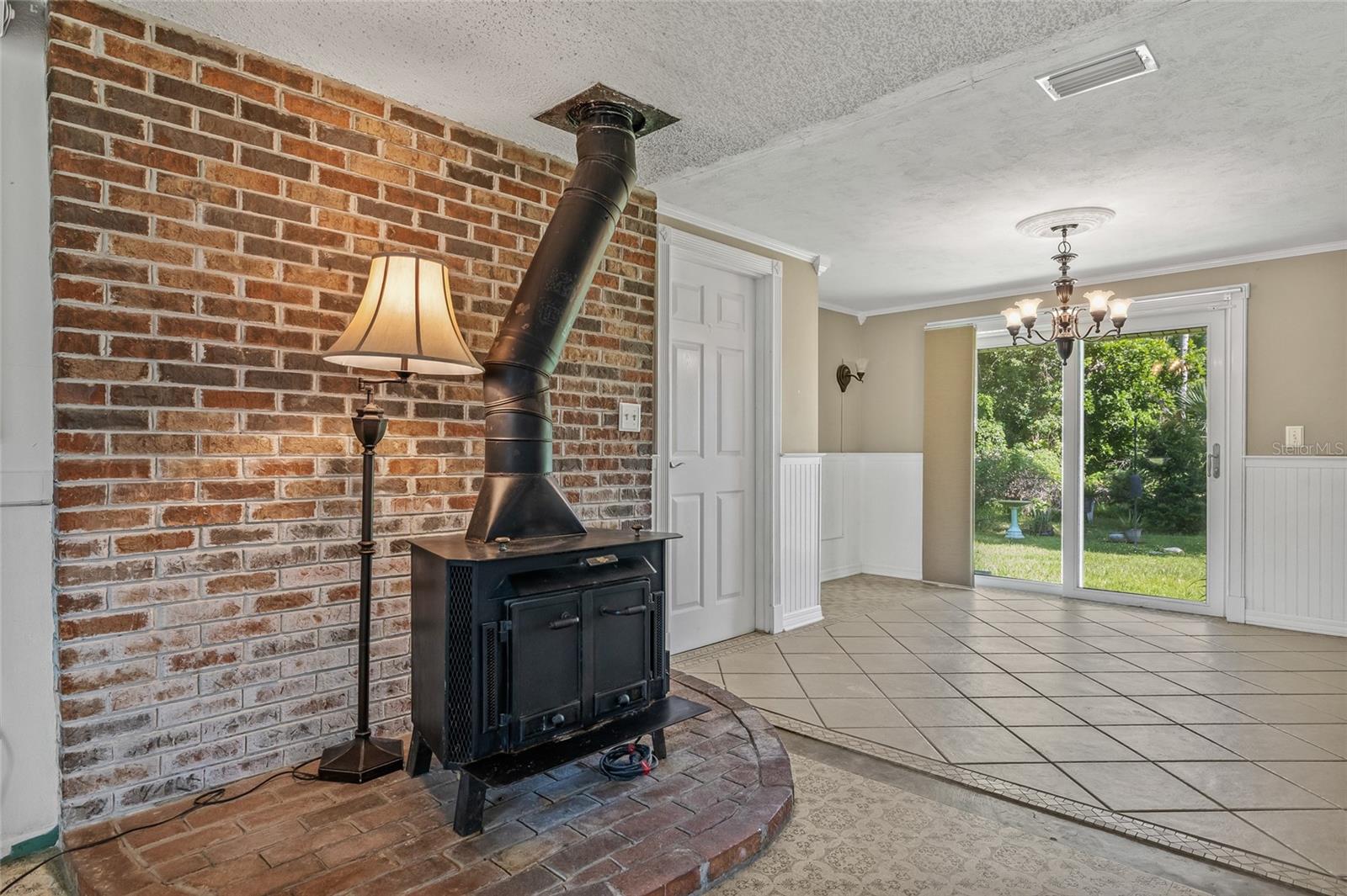 Image 11 of 41 For 8707 Fountain Avenue