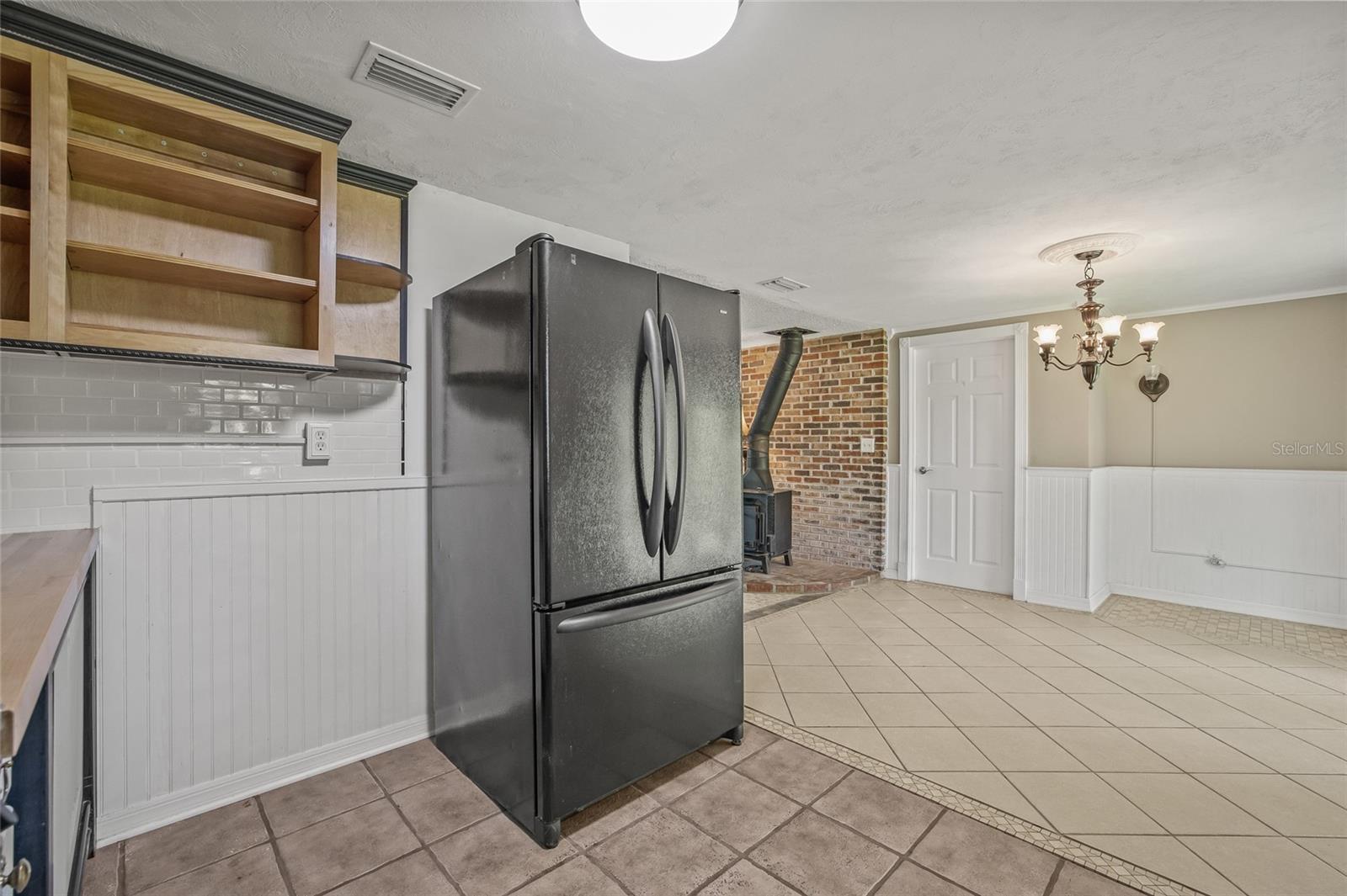 Image 19 of 41 For 8707 Fountain Avenue