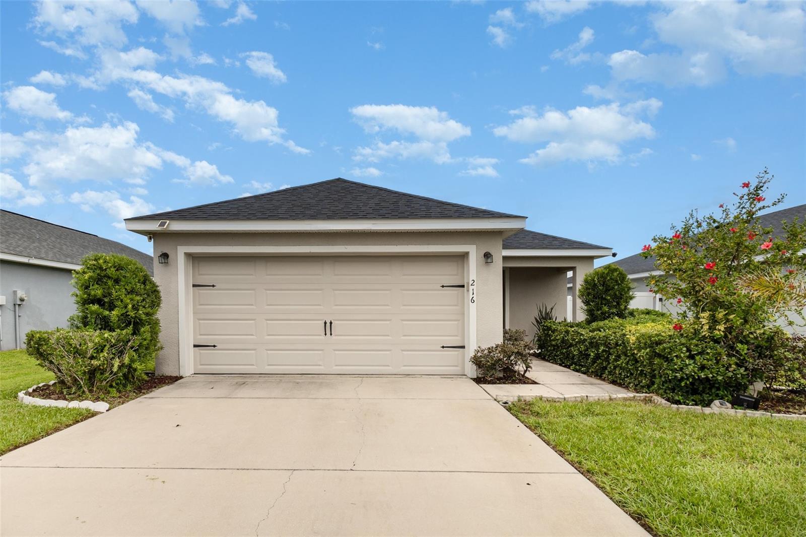 Details for 216 St Georges Circle, EAGLE LAKE, FL 33839