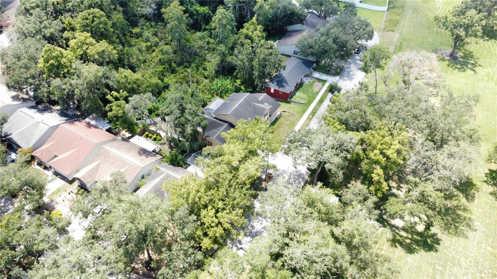 Listing photo id 12 for 7419 Savannah Lane