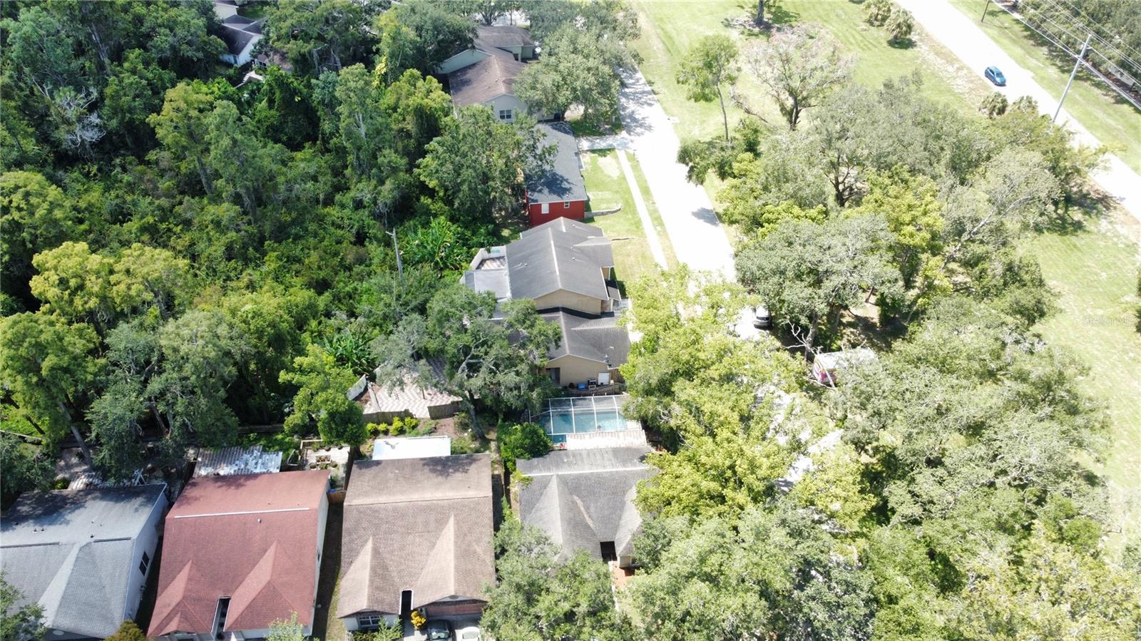 Listing photo id 13 for 7419 Savannah Lane