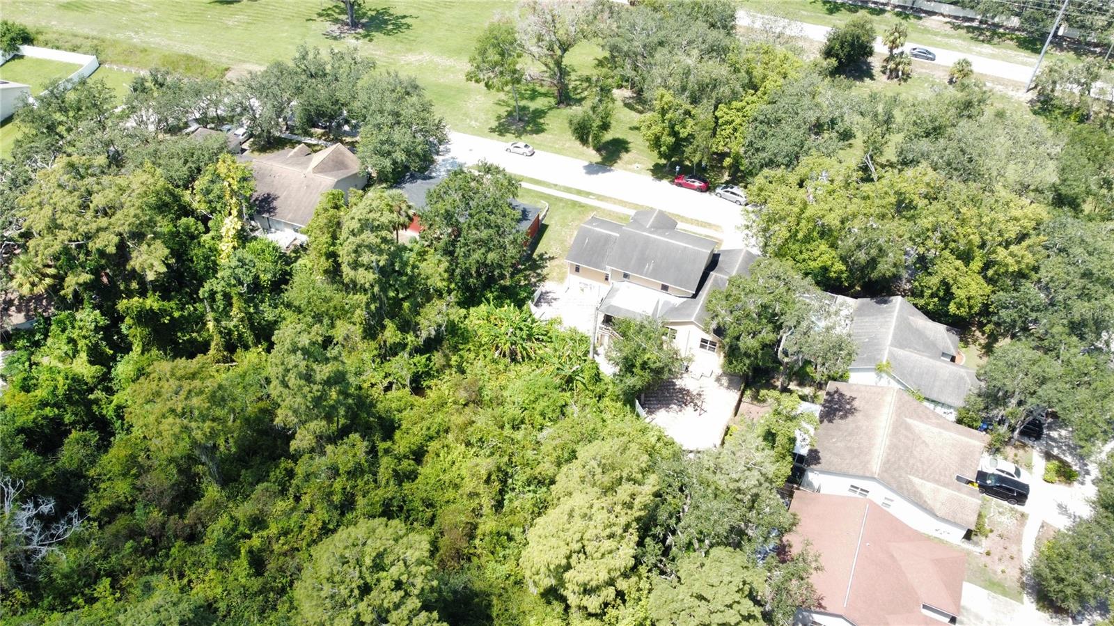 Listing photo id 16 for 7419 Savannah Lane