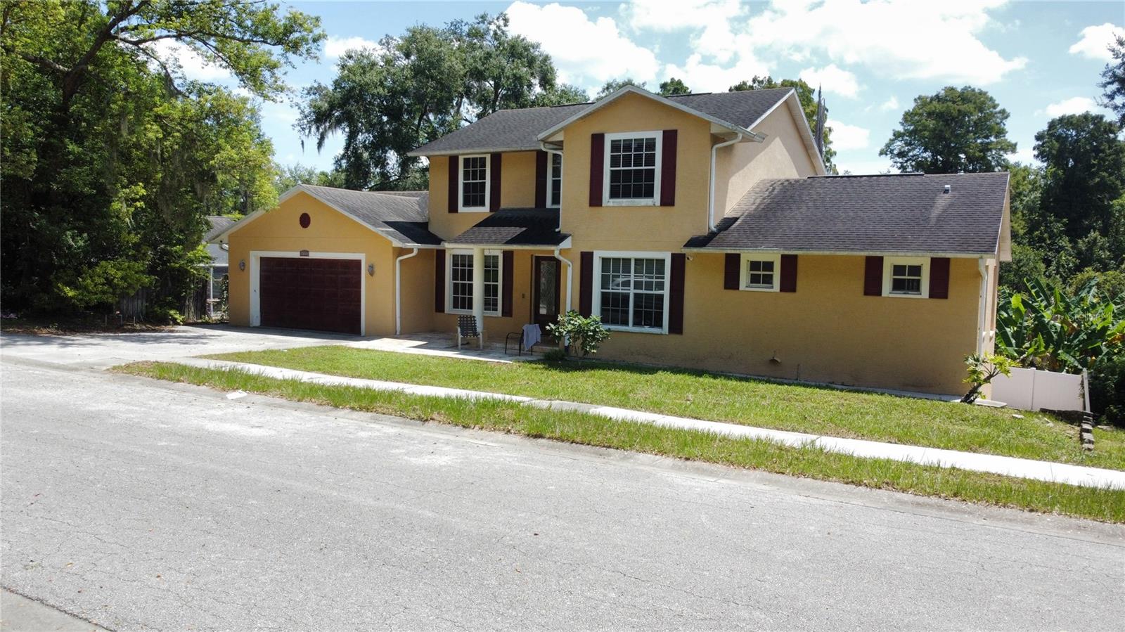 Listing photo id 21 for 7419 Savannah Lane
