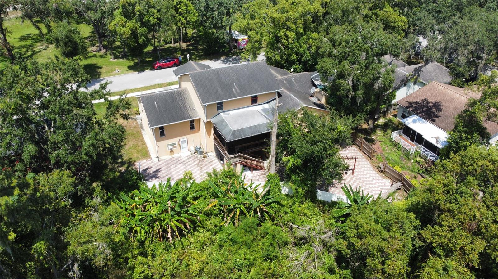 Listing photo id 28 for 7419 Savannah Lane