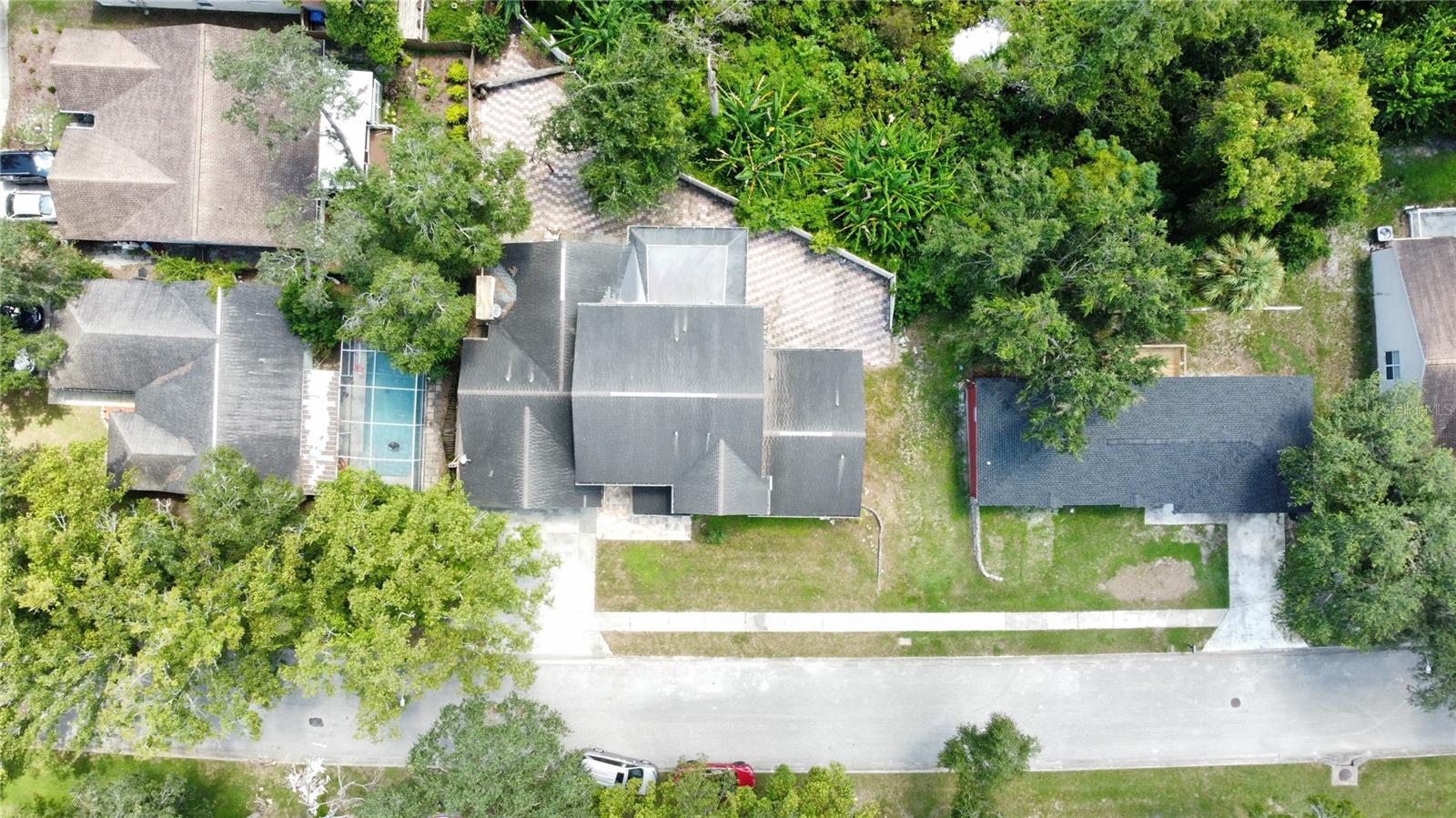 Listing photo id 2 for 7419 Savannah Lane