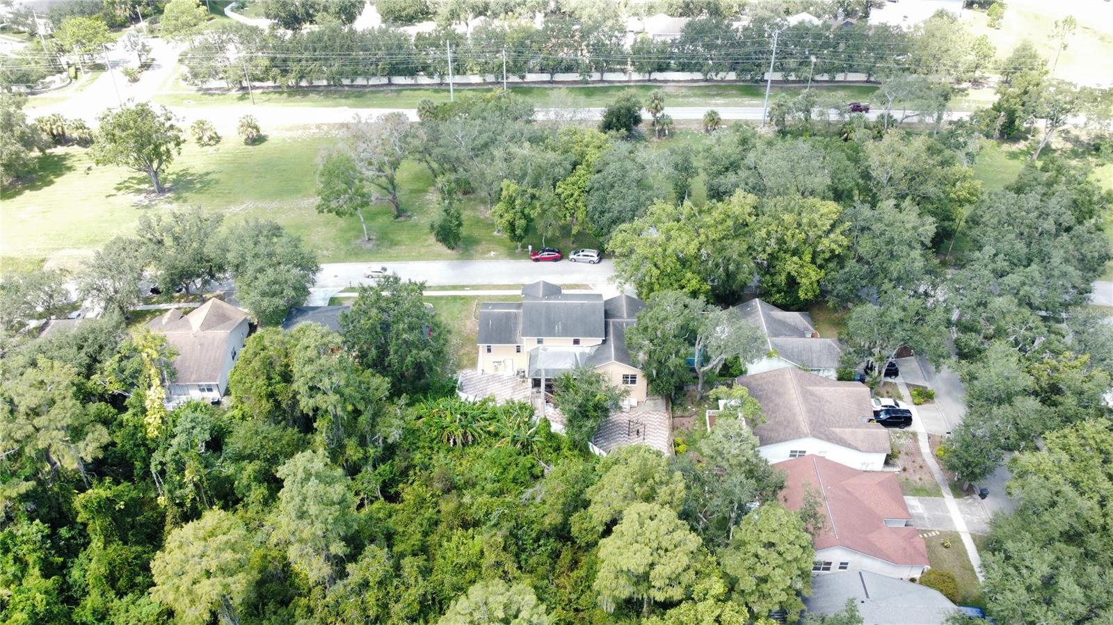Listing photo id 3 for 7419 Savannah Lane