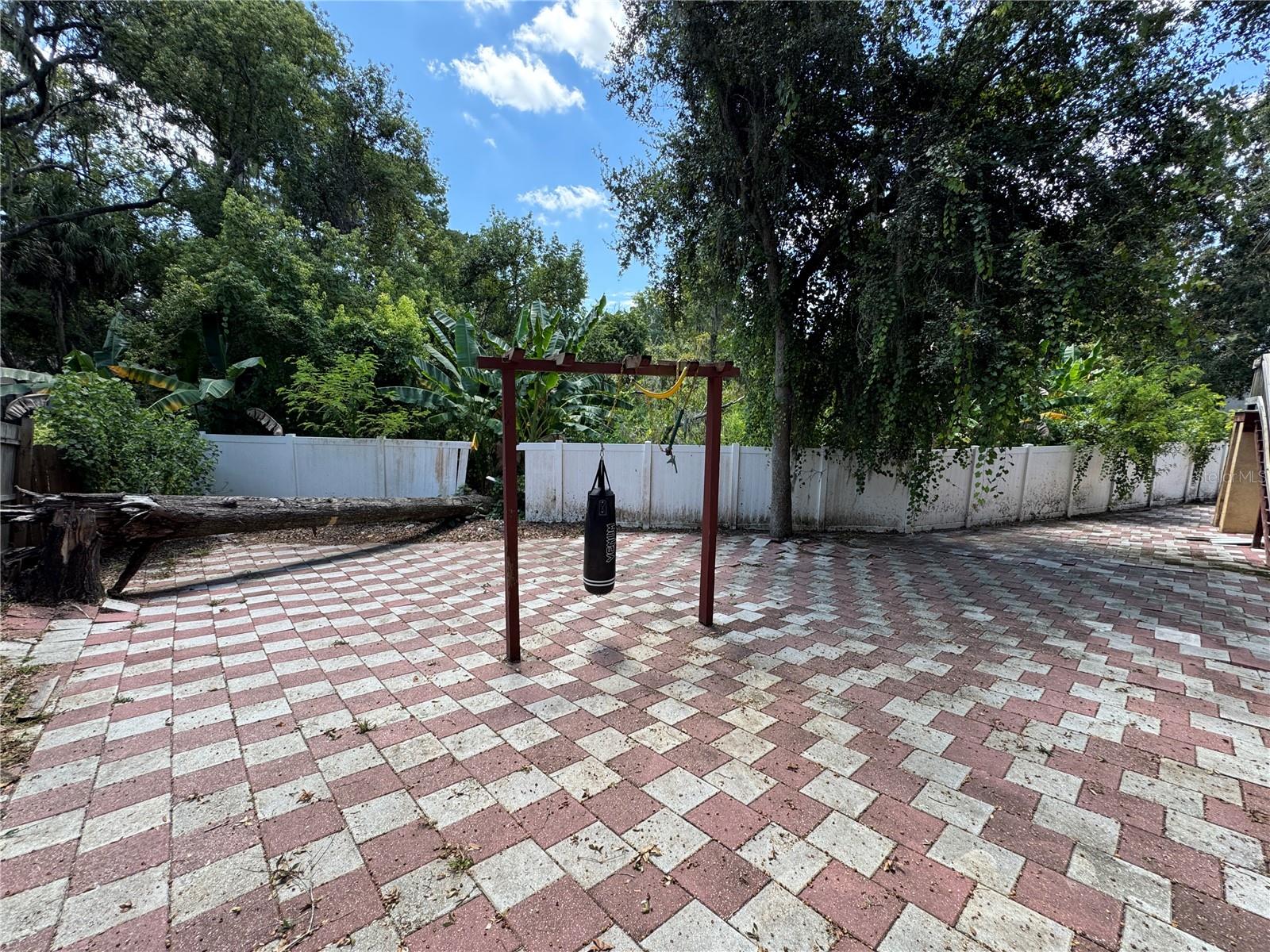 Listing photo id 52 for 7419 Savannah Lane