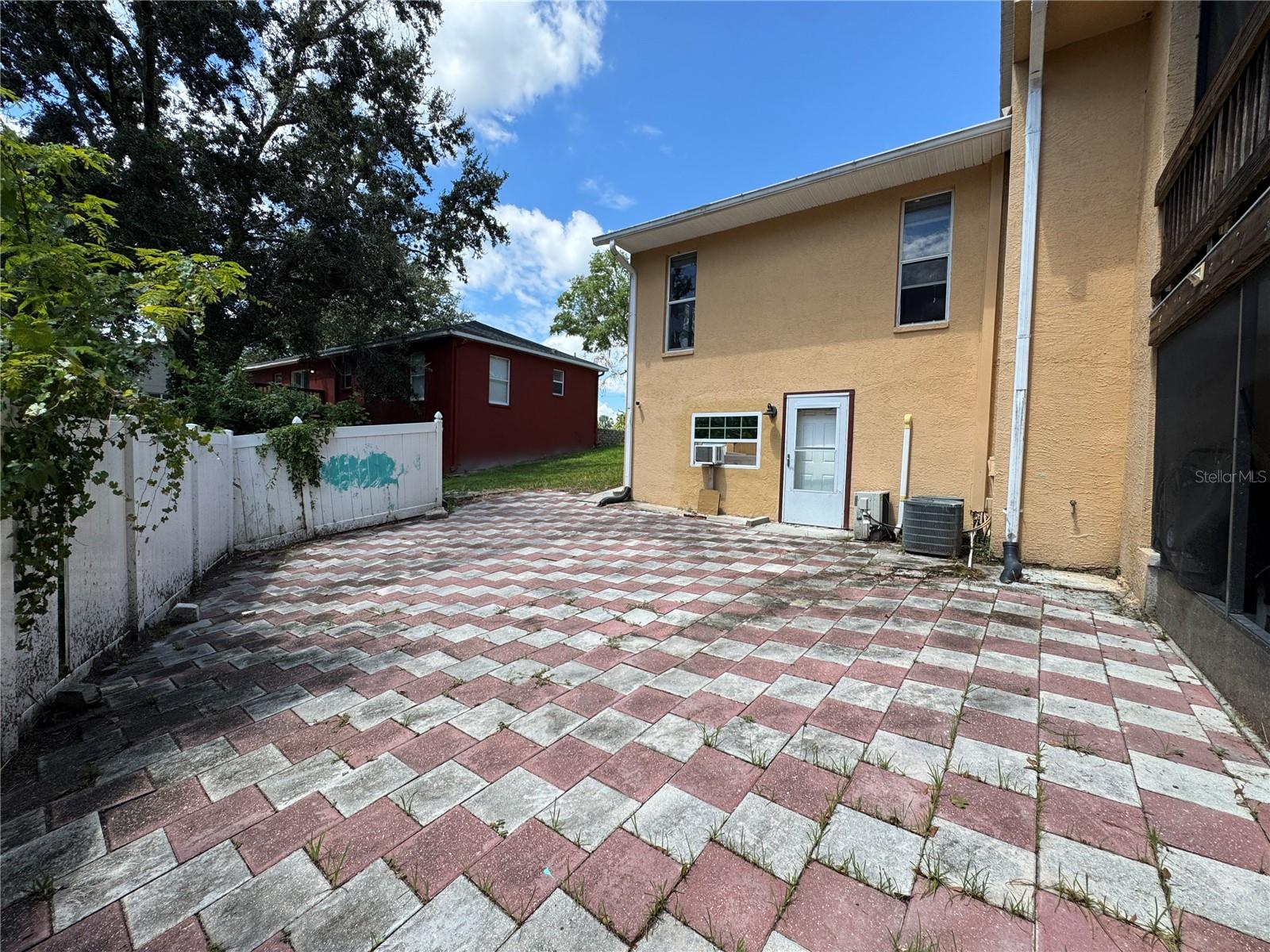 Listing photo id 55 for 7419 Savannah Lane