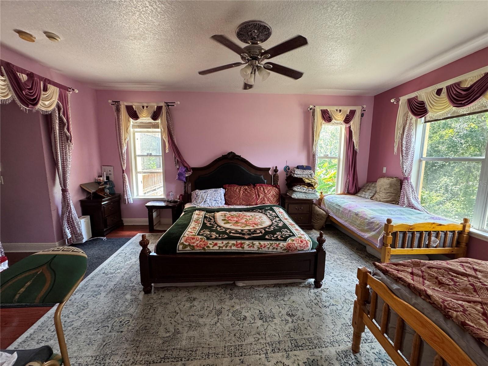Listing photo id 64 for 7419 Savannah Lane