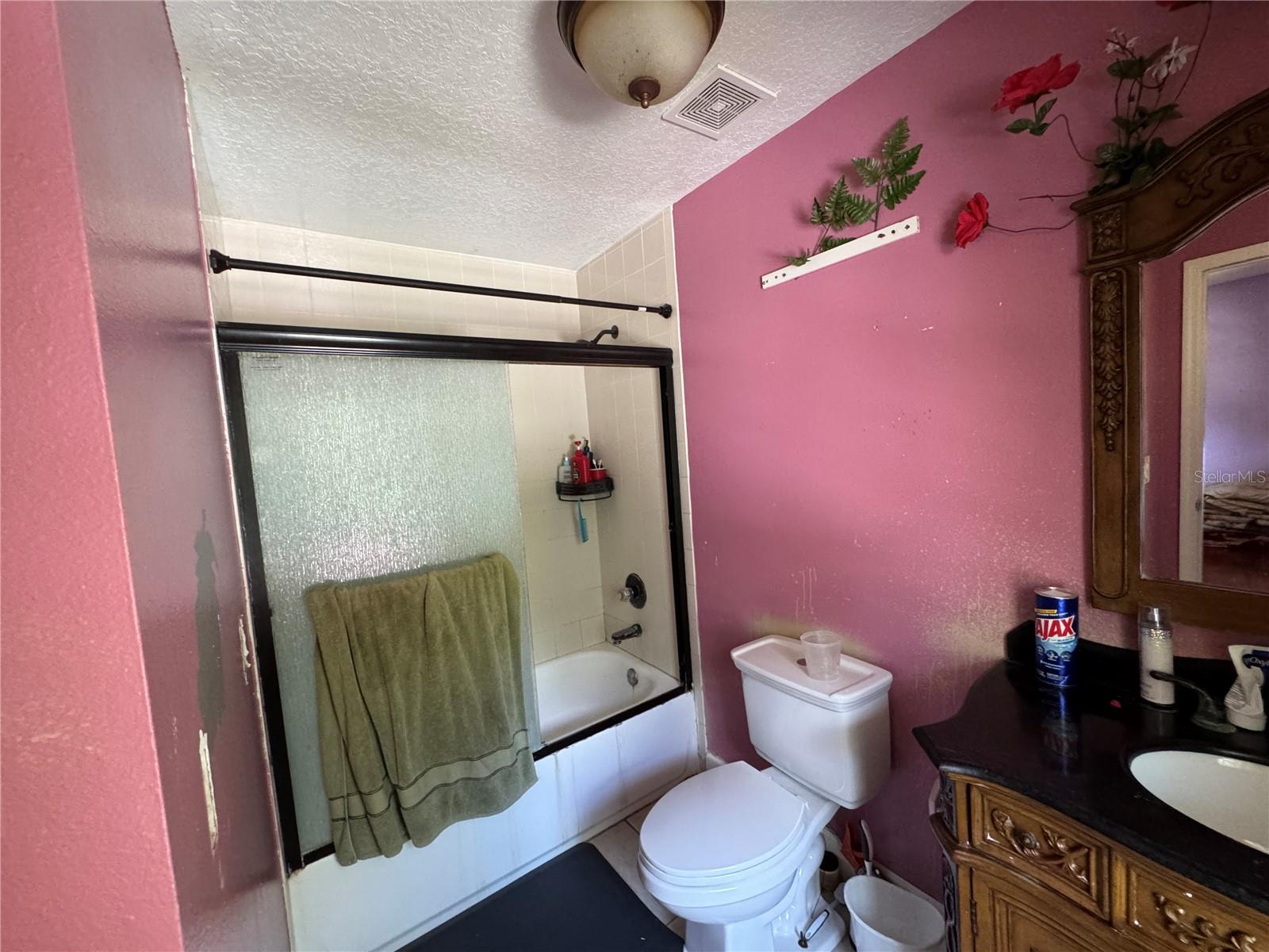 Listing photo id 71 for 7419 Savannah Lane