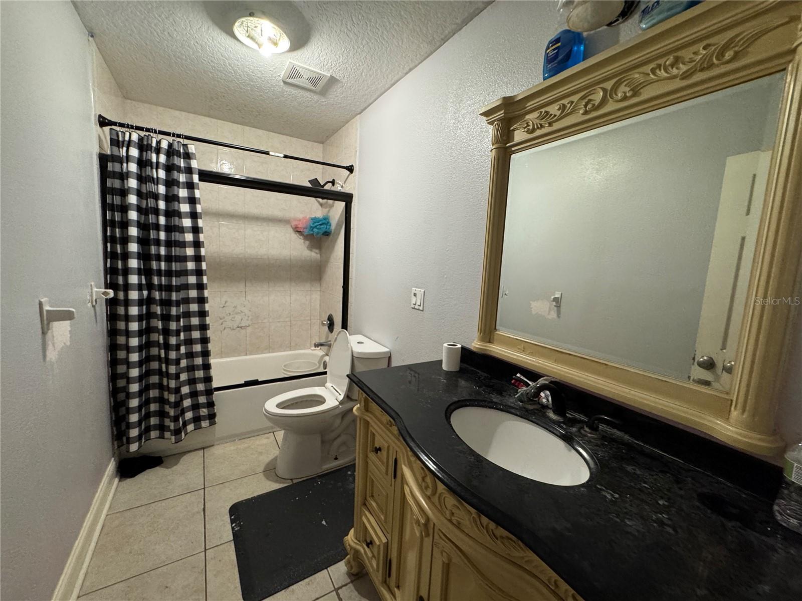 Listing photo id 74 for 7419 Savannah Lane