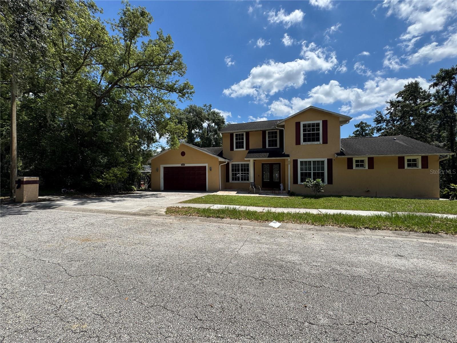 Listing photo id 79 for 7419 Savannah Lane