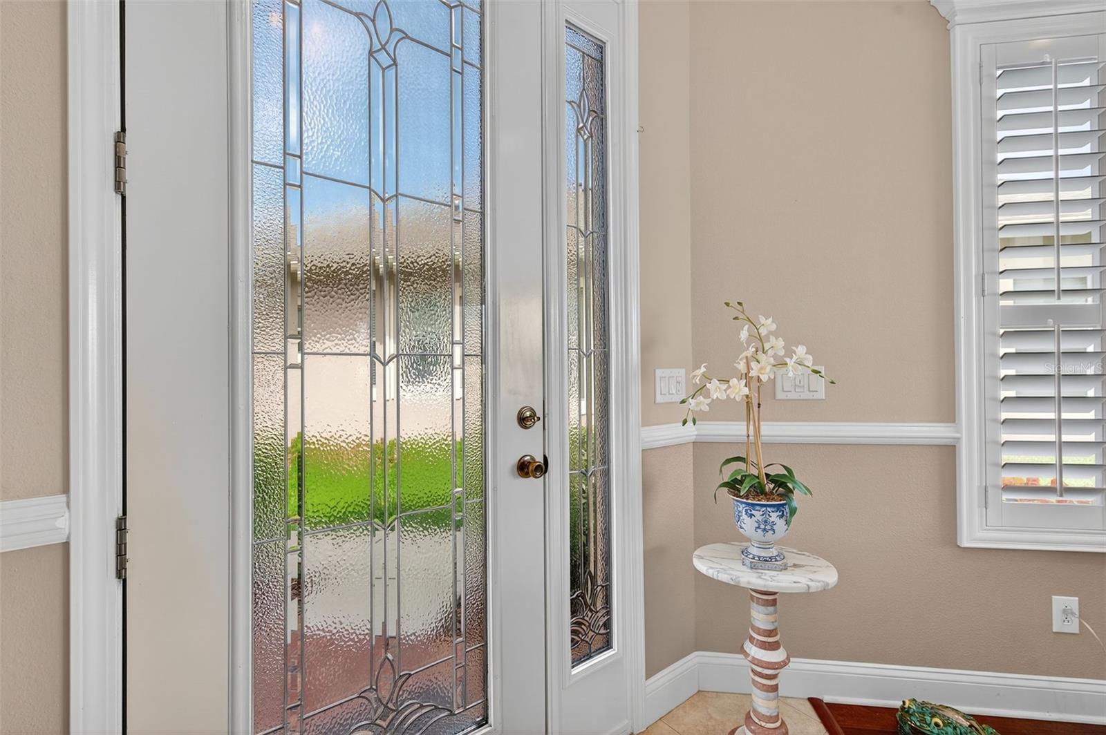 Image 14 of 43 For 2756 Devonoak Boulevard