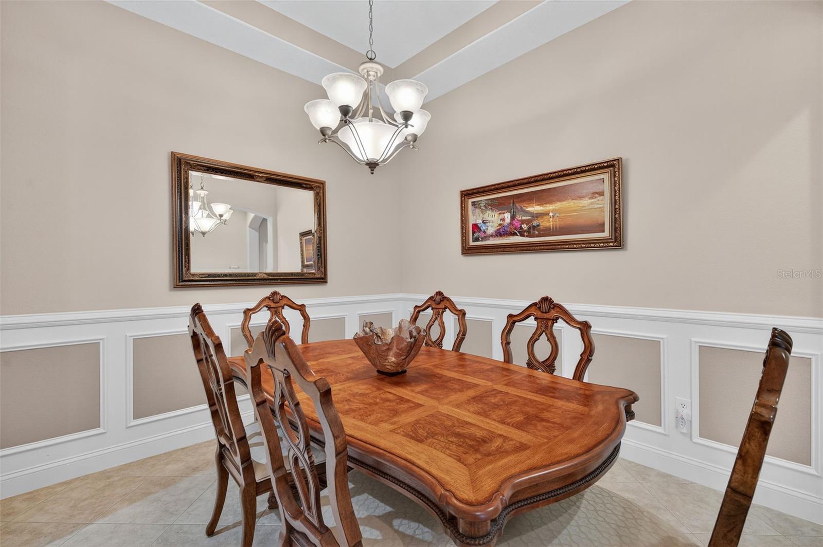 Image 26 of 43 For 2756 Devonoak Boulevard