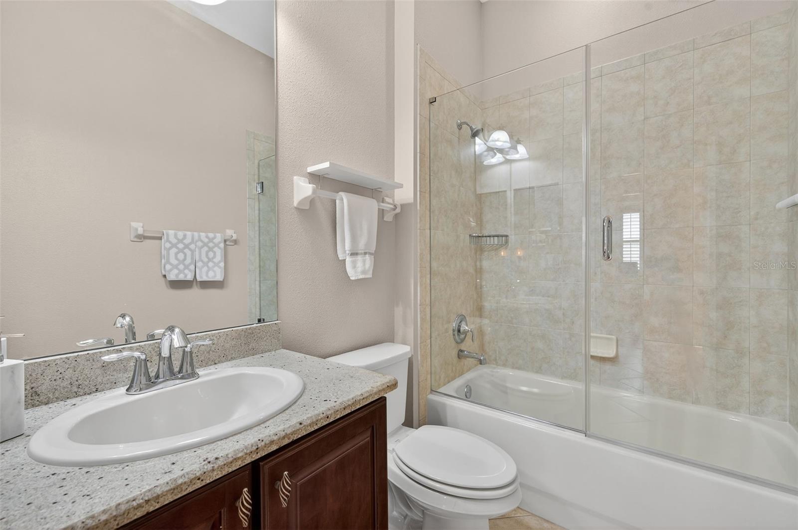 Image 31 of 43 For 2756 Devonoak Boulevard
