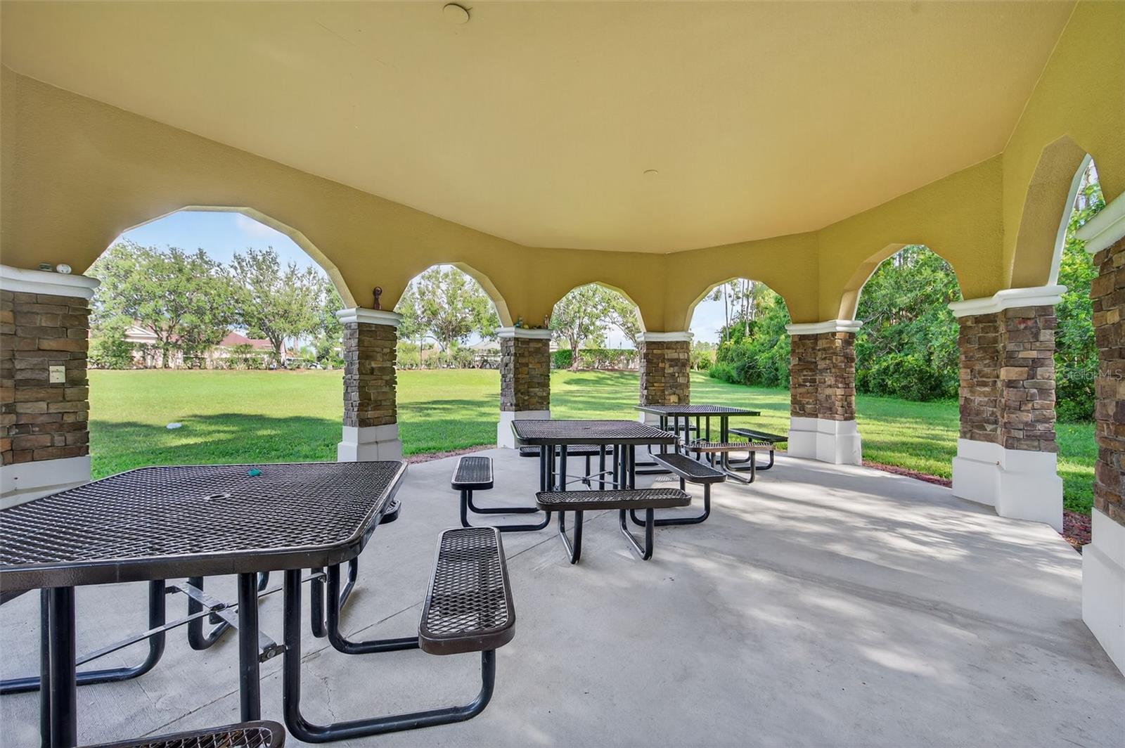 Image 38 of 43 For 2756 Devonoak Boulevard