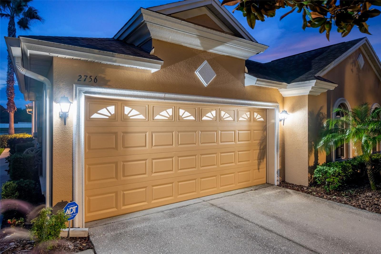 Image 4 of 43 For 2756 Devonoak Boulevard