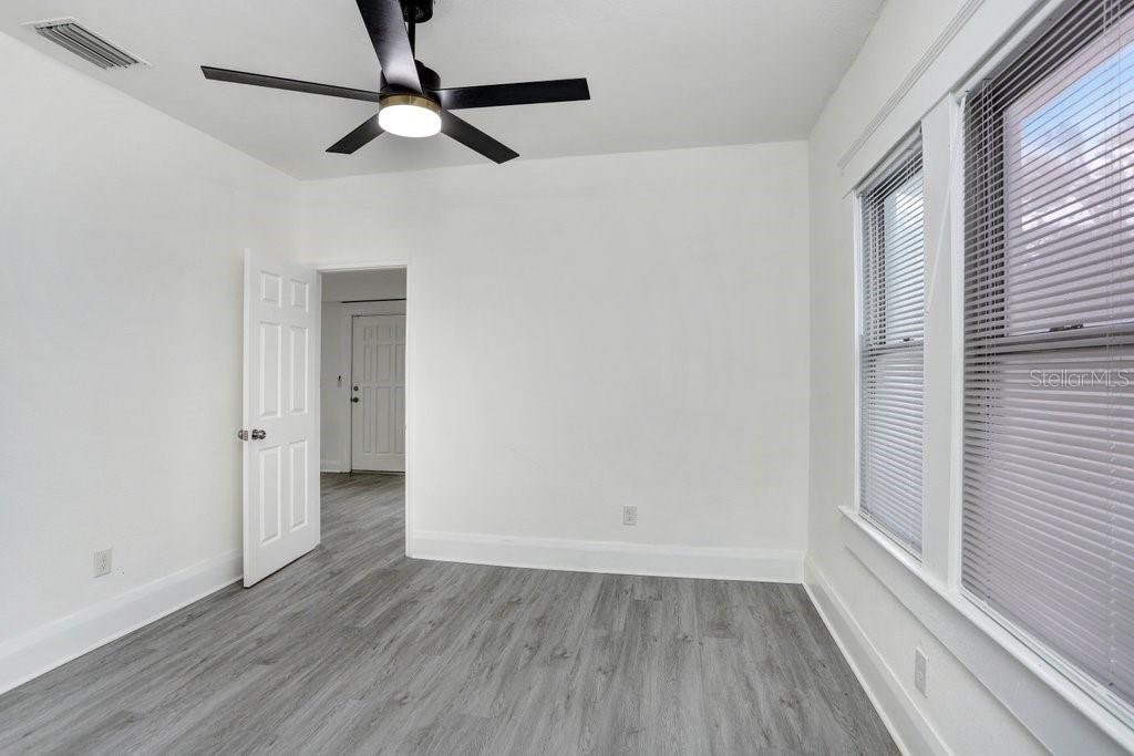 Image 14 of 27 For 2515 Hiawatha Street