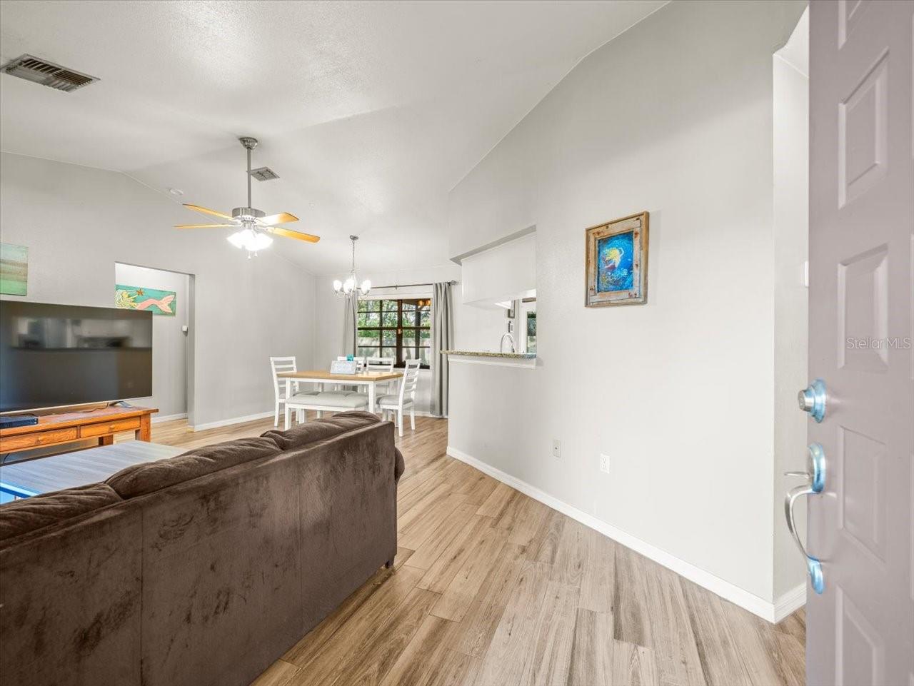 Image 3 of 29 For 8316 Kingsdale Street