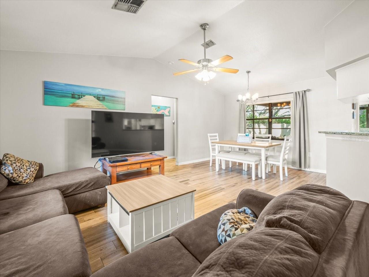 Image 4 of 29 For 8316 Kingsdale Street
