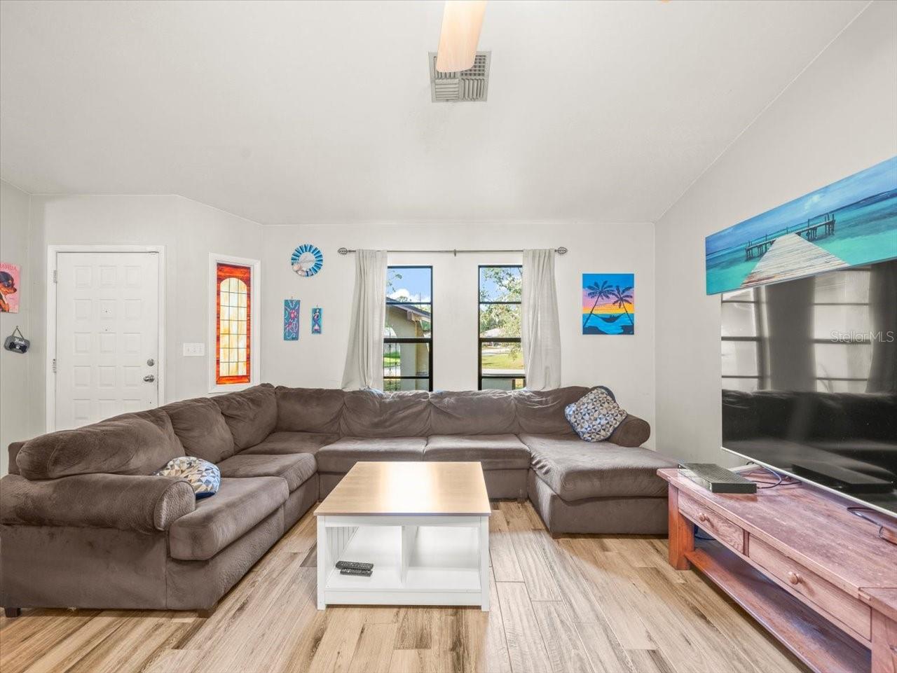 Image 6 of 29 For 8316 Kingsdale Street