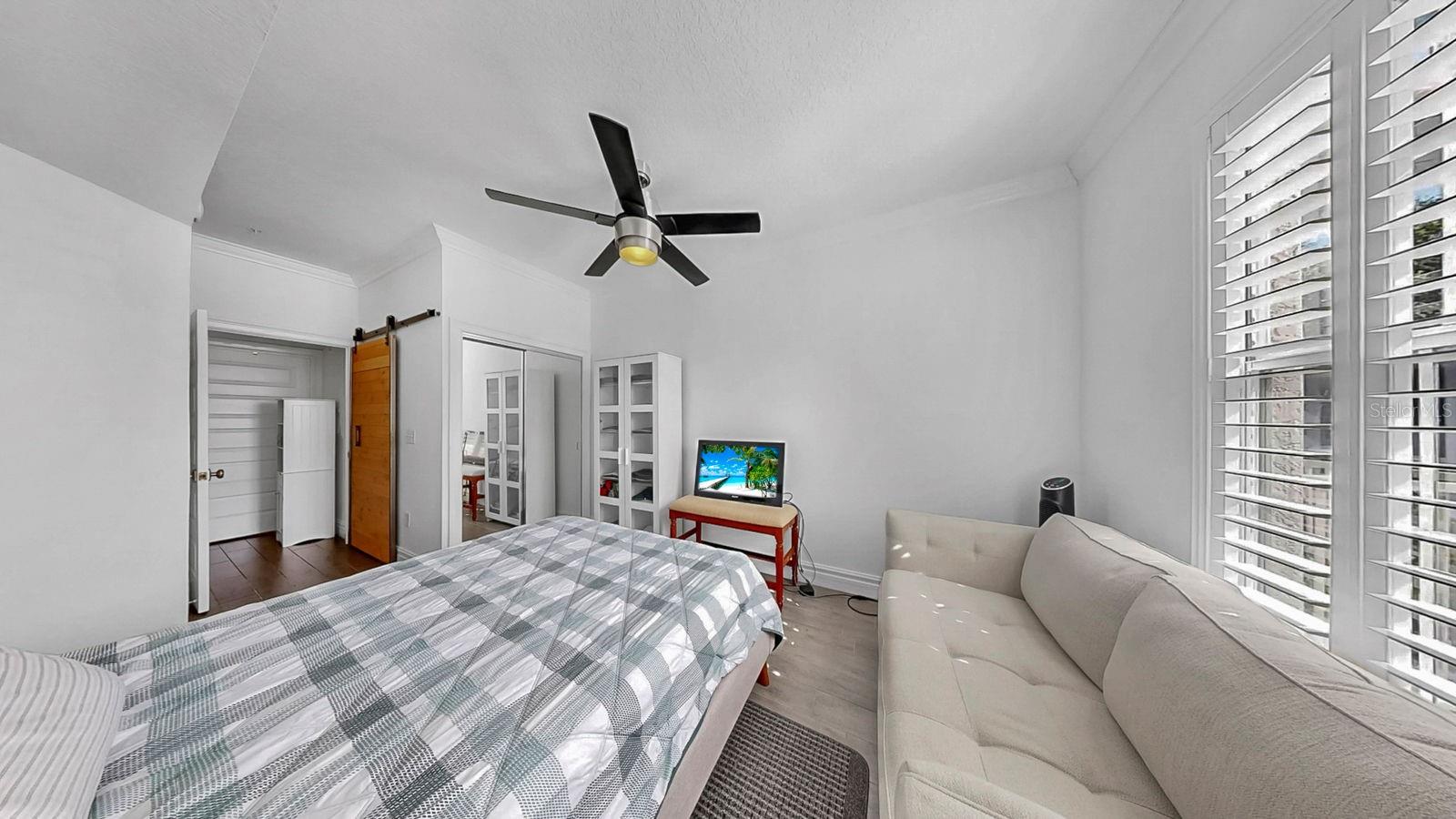 Image 3 of 30 For 501 Moody Avenue 1114