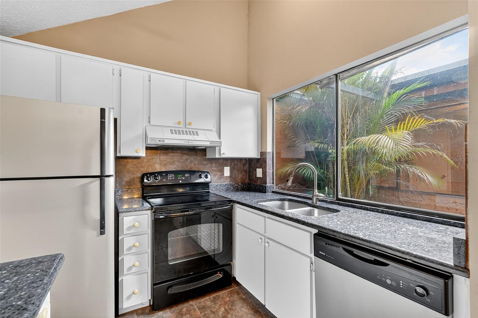 Image 10 of 26 For 4516 Tidal Pond Road