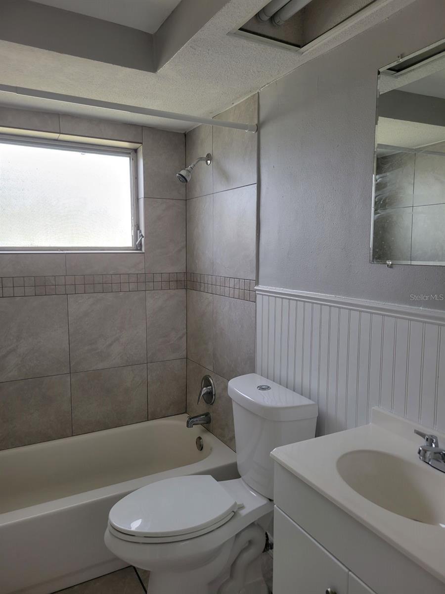 Image 13 of 18 For 10015 Regency Park Boulevard