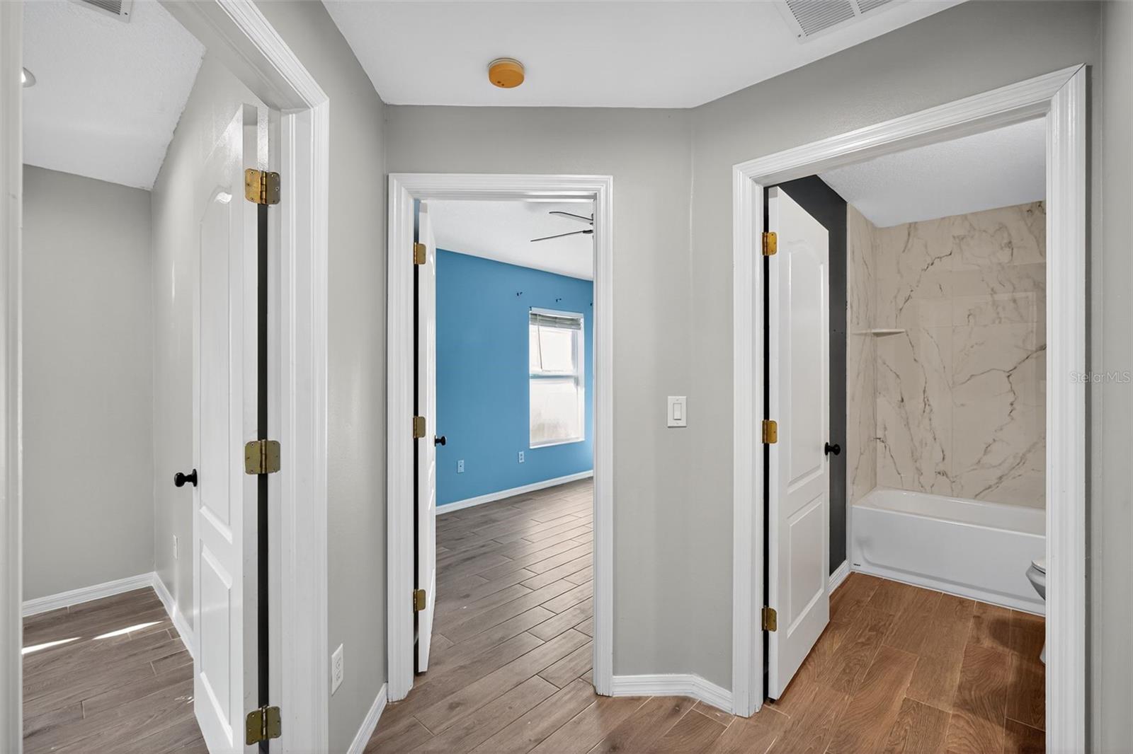 Image 11 of 38 For 10047 Landport Way