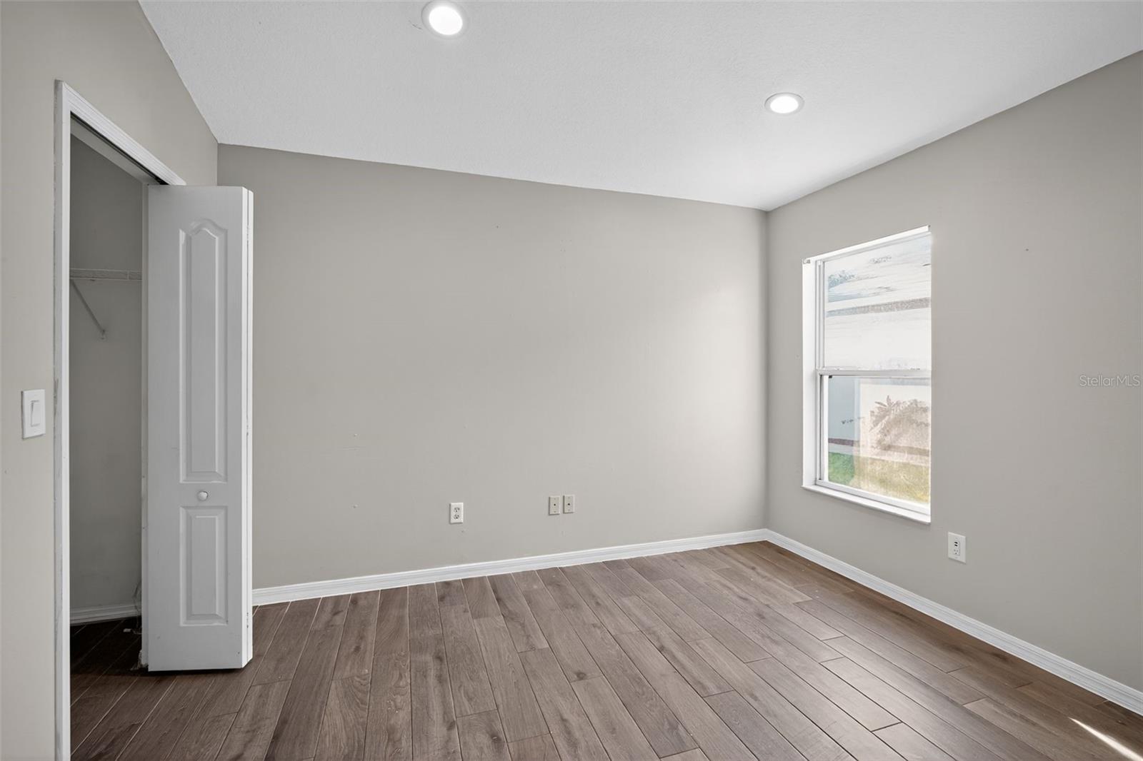 Image 14 of 38 For 10047 Landport Way