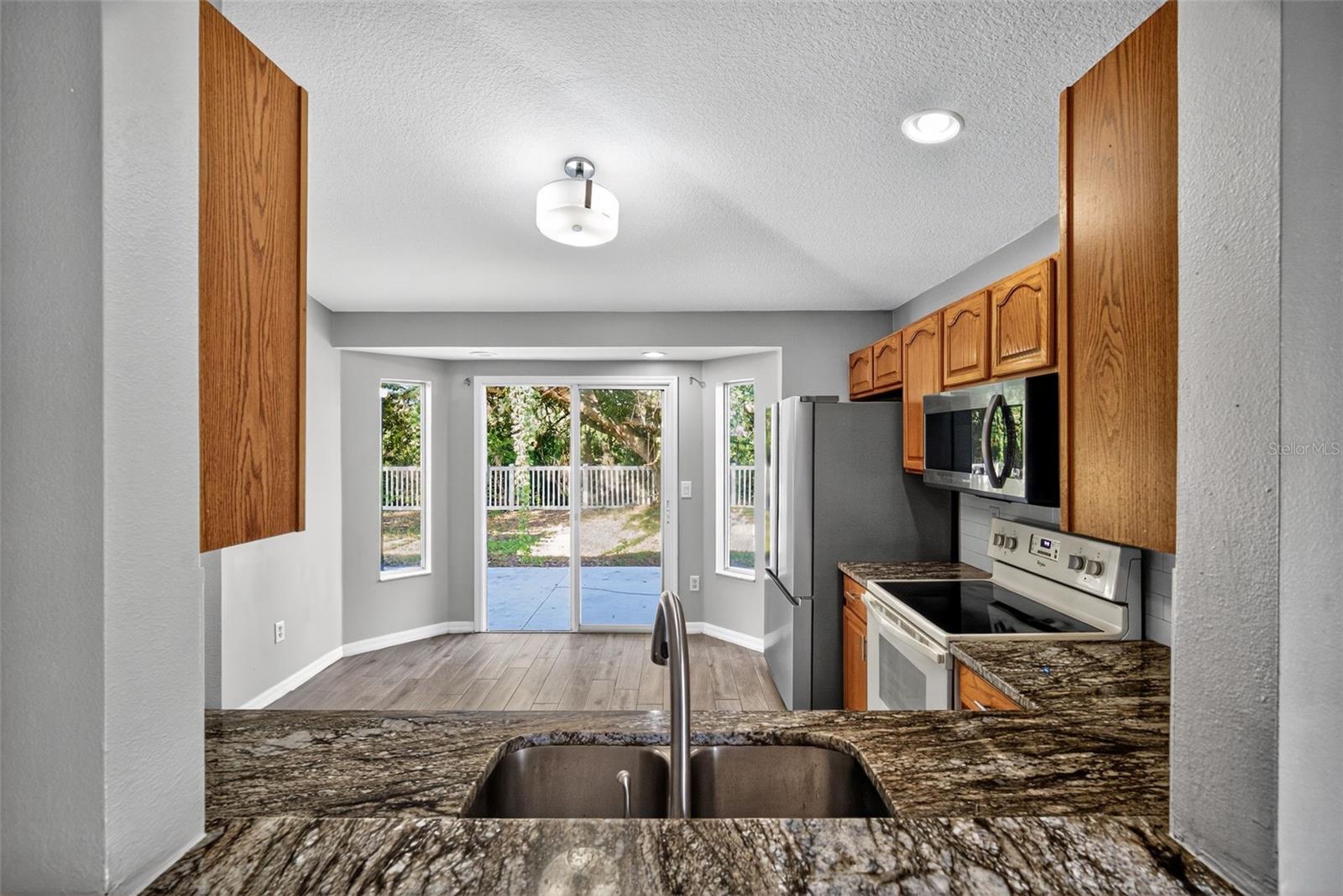 Image 21 of 38 For 10047 Landport Way