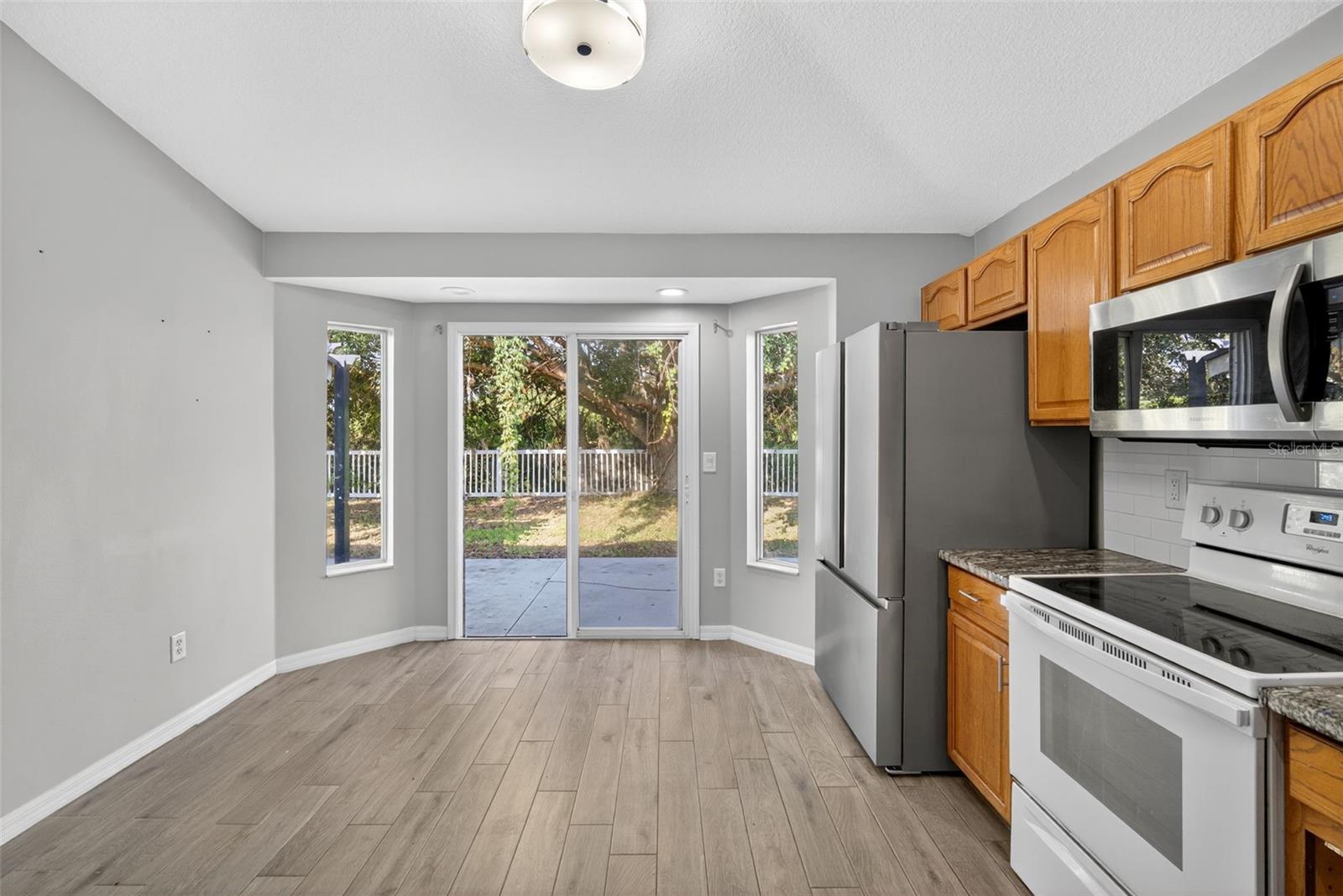 Image 22 of 38 For 10047 Landport Way